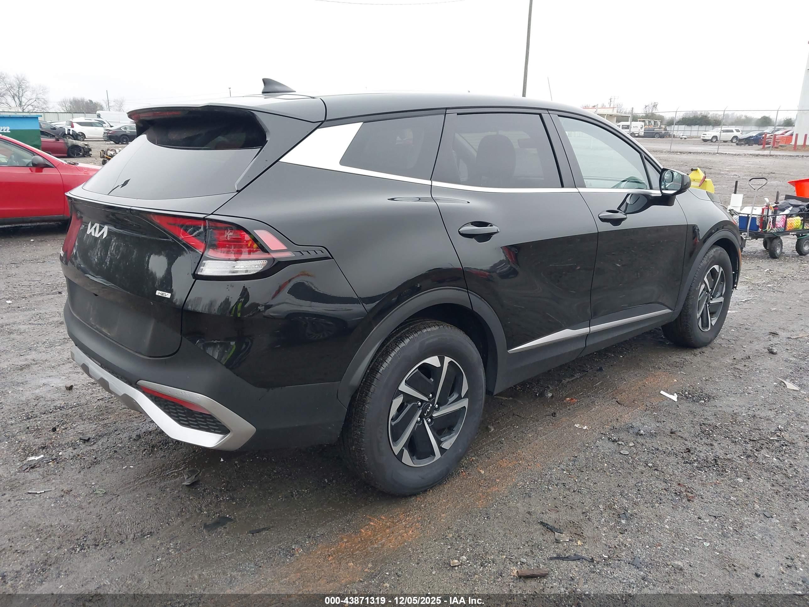 KIA SPORTAGE image 4
