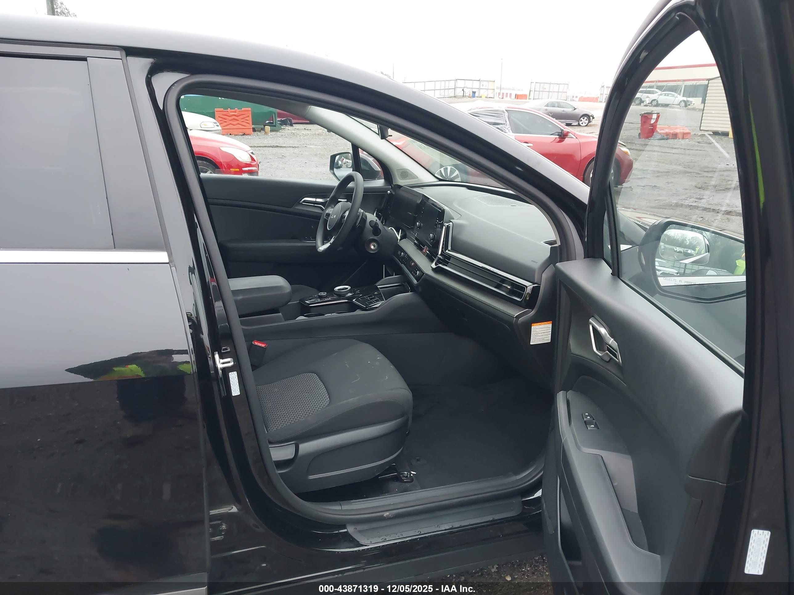 KIA SPORTAGE image 5