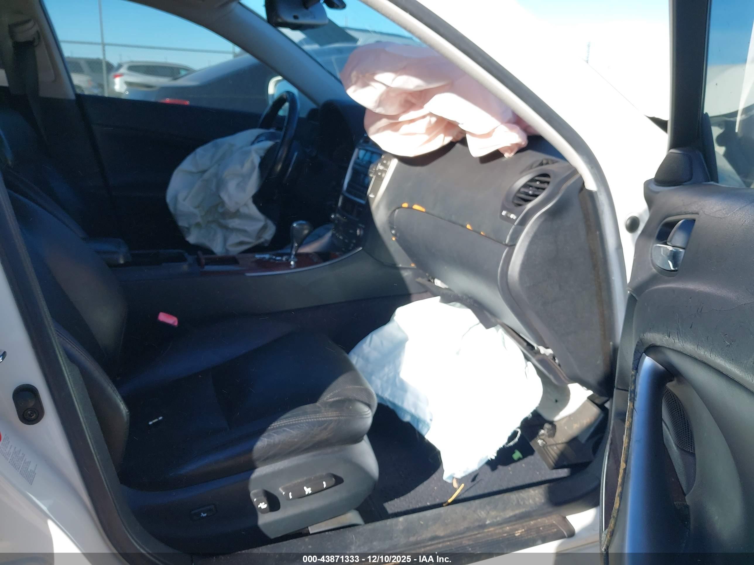 LEXUS IS image 5