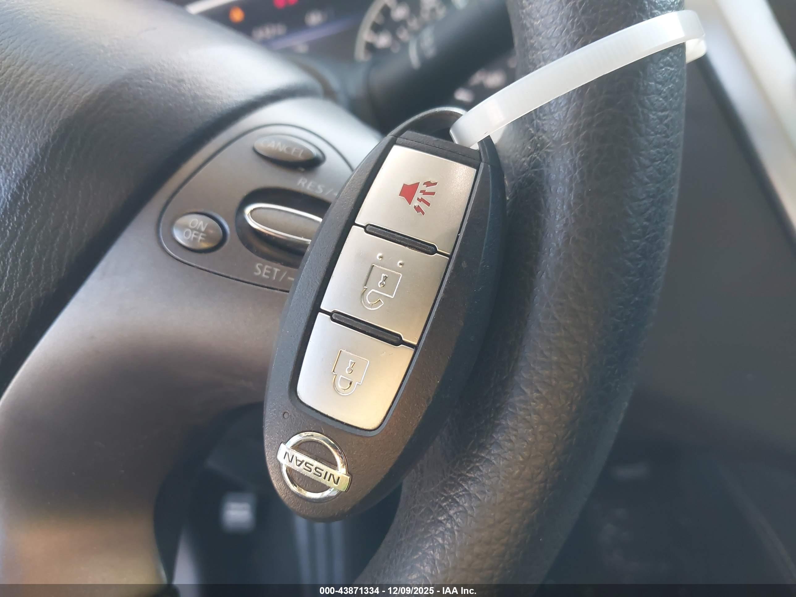 NISSAN MURANO image 11