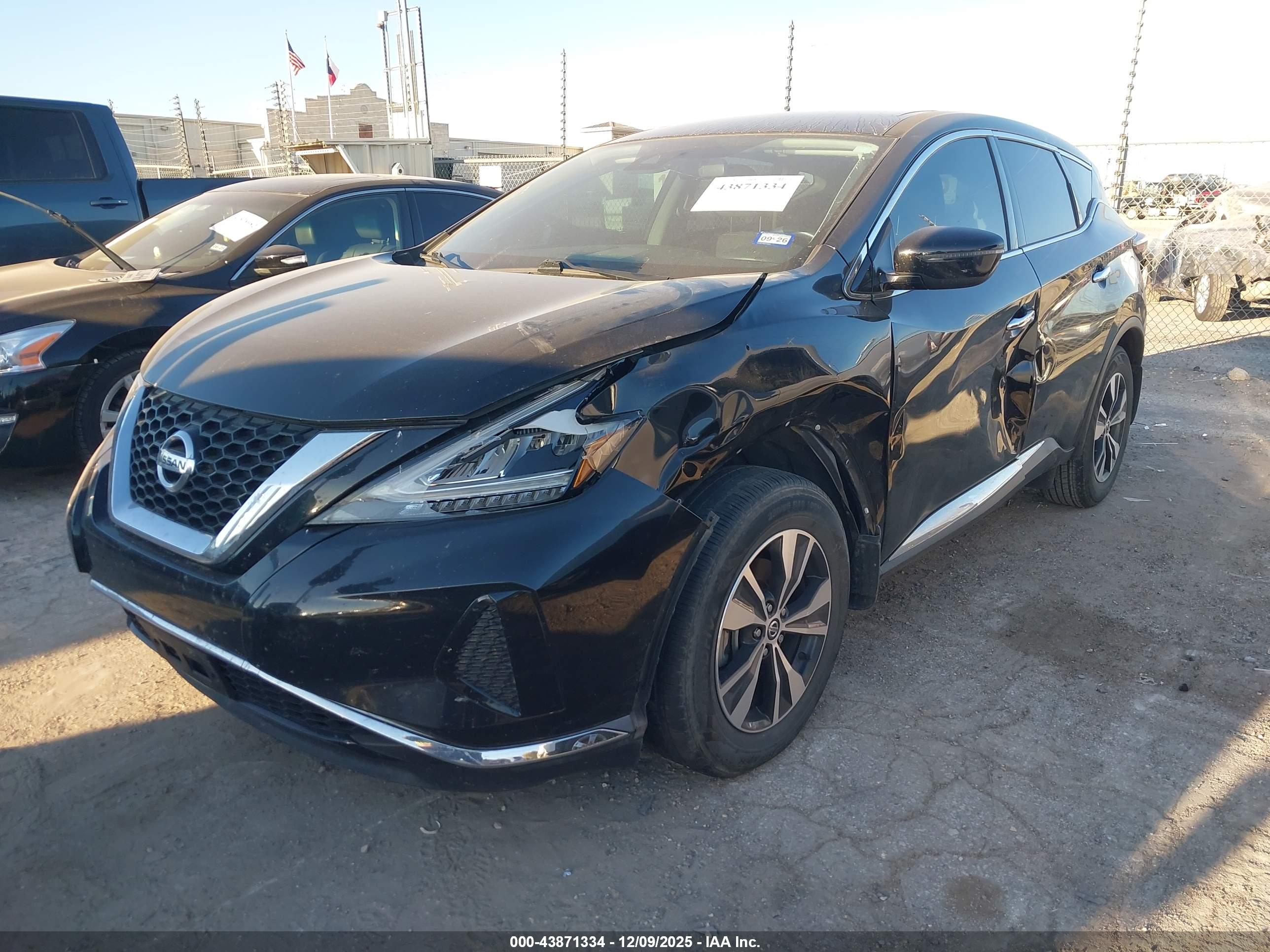 NISSAN MURANO image 2