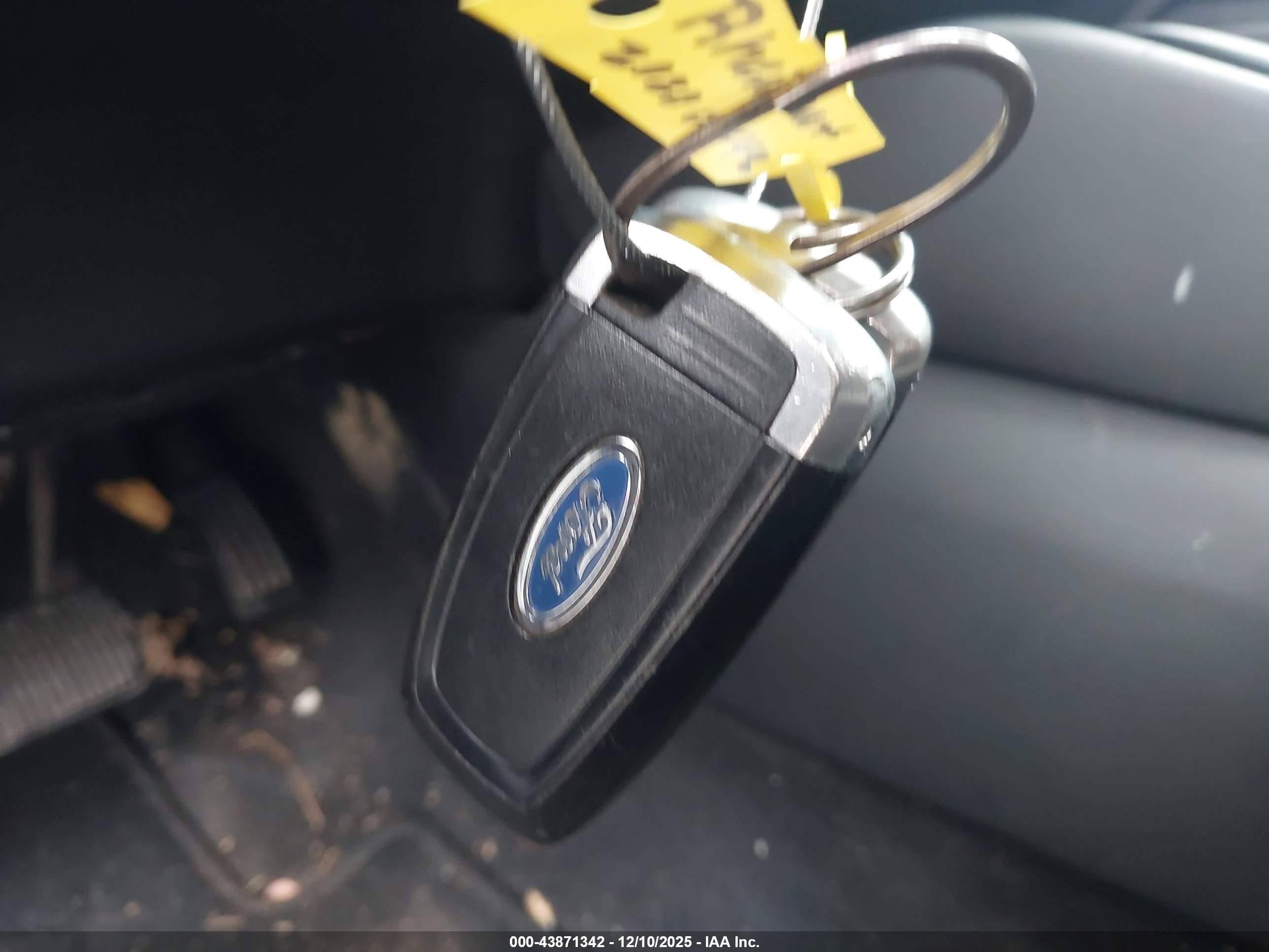 FORD ESCAPE image 11