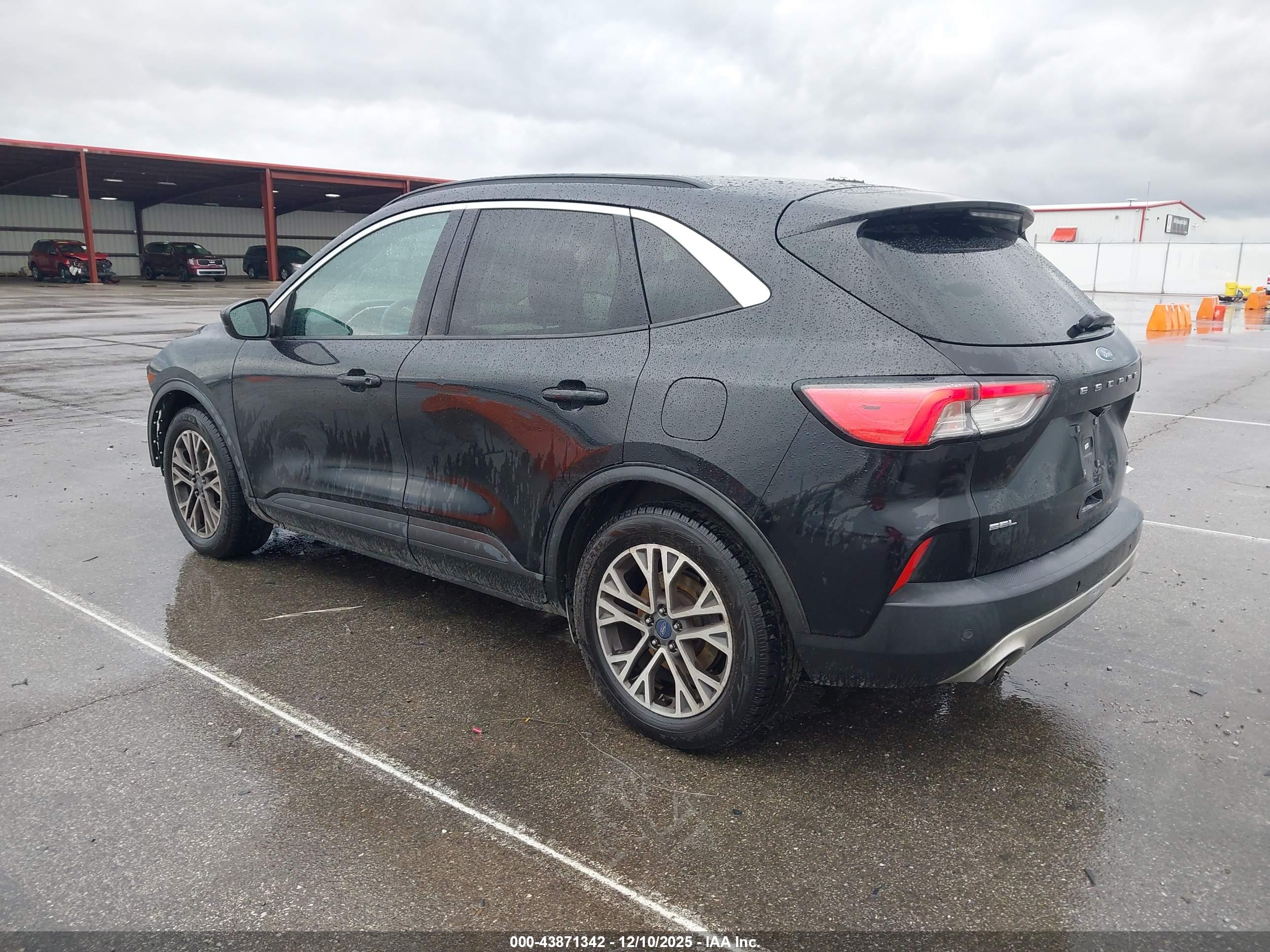 FORD ESCAPE image 3