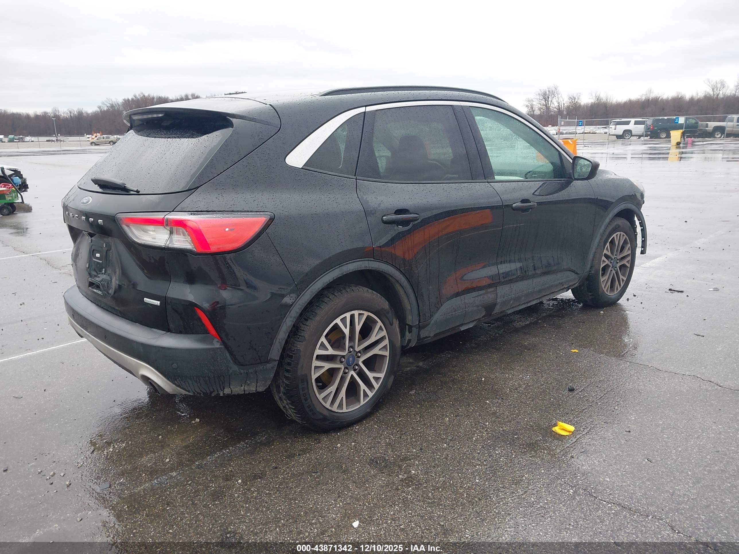 FORD ESCAPE image 4