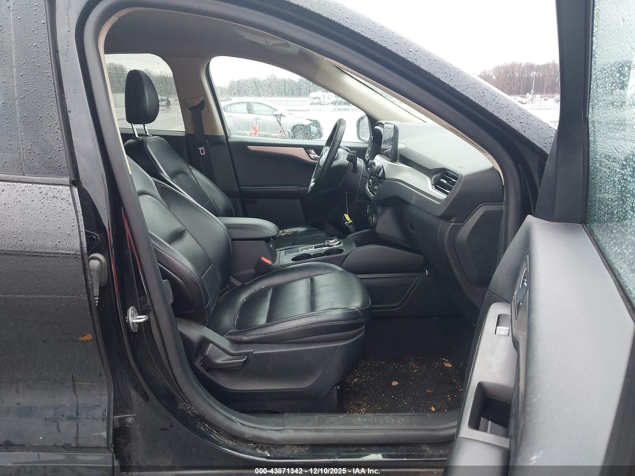 FORD ESCAPE image 5