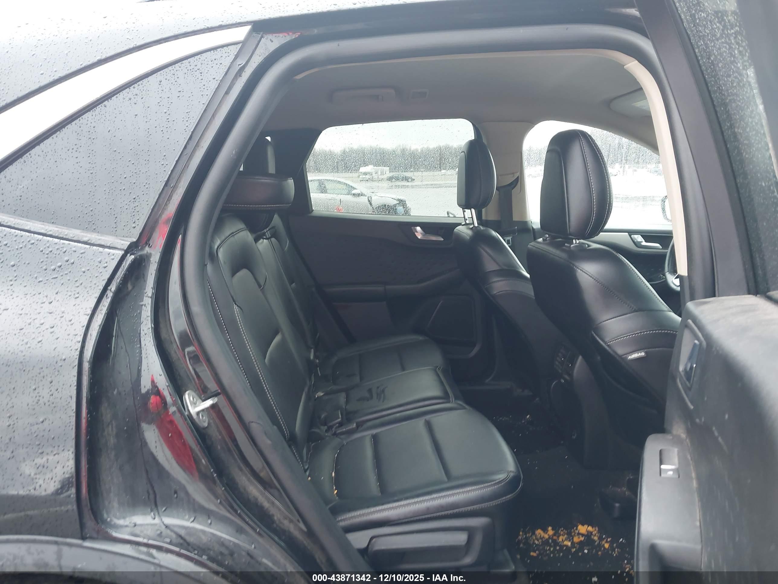 FORD ESCAPE image 8