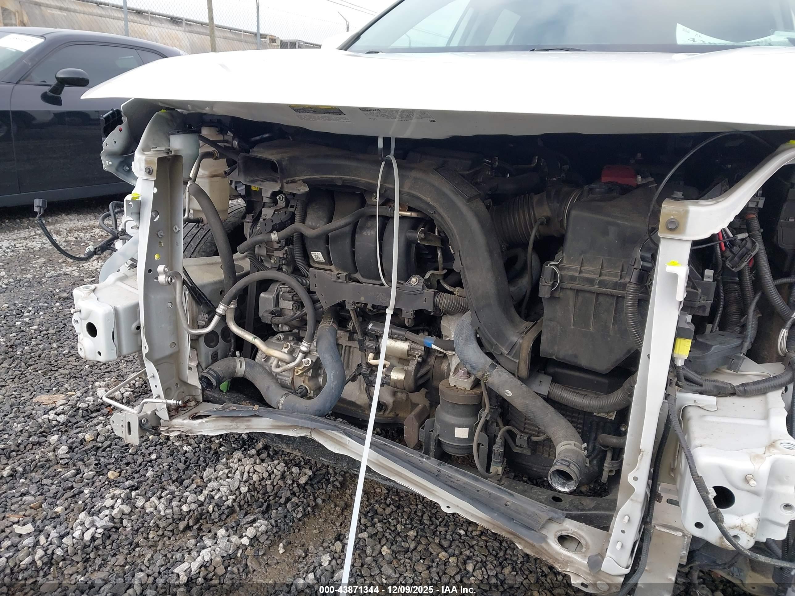 TOYOTA RAV4 image 10