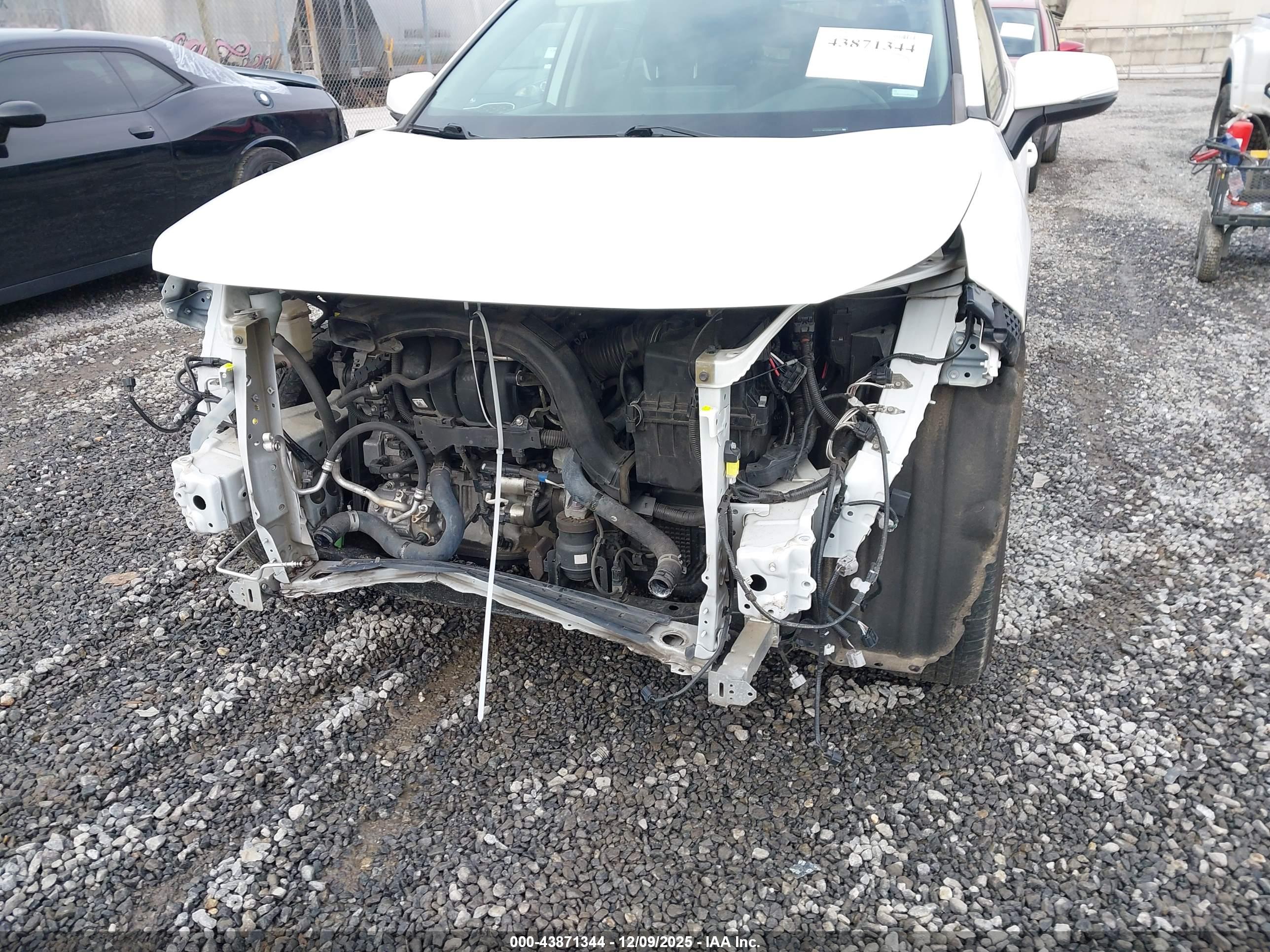 TOYOTA RAV4 image 6