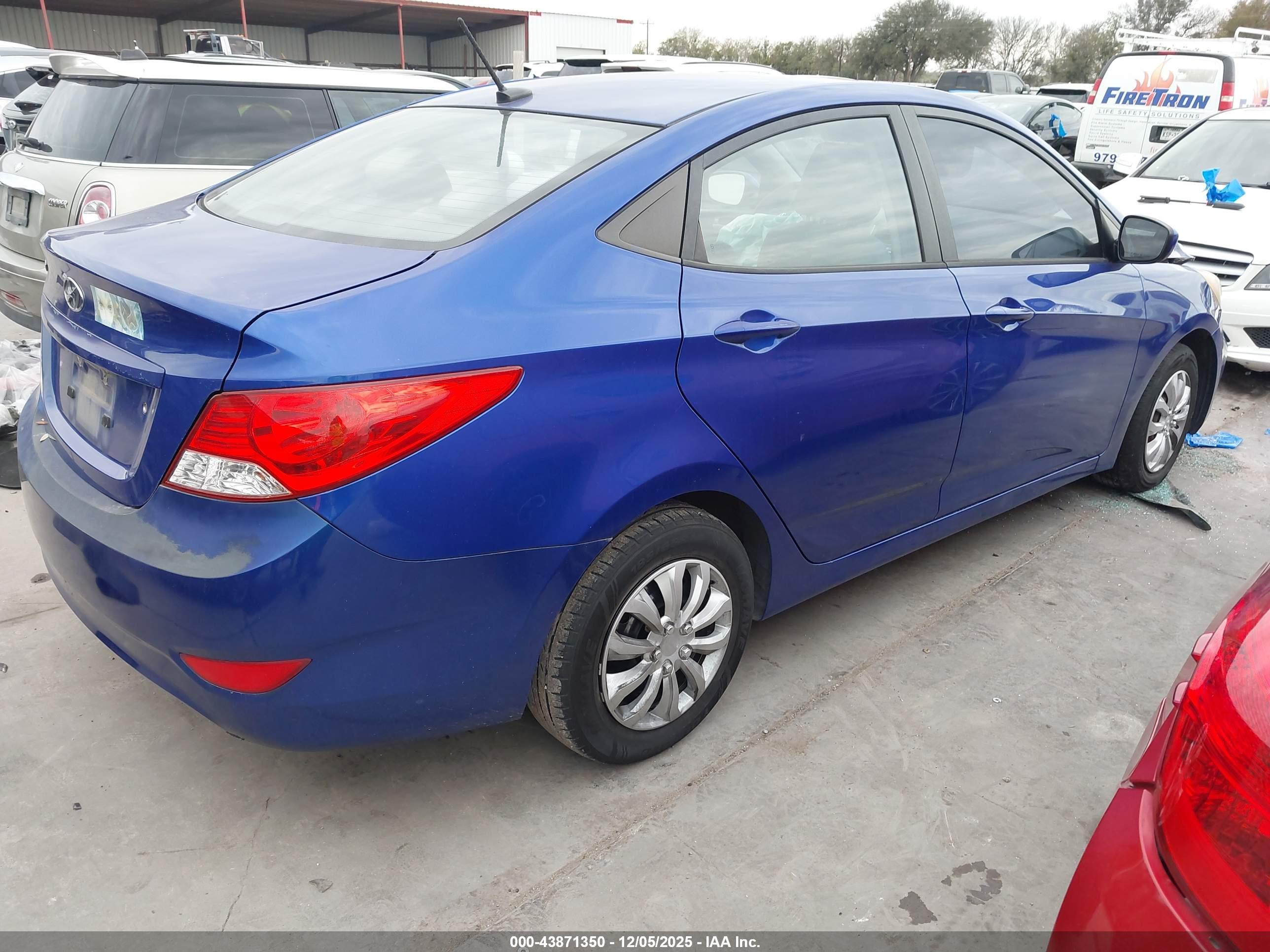 HYUNDAI ACCENT image 4