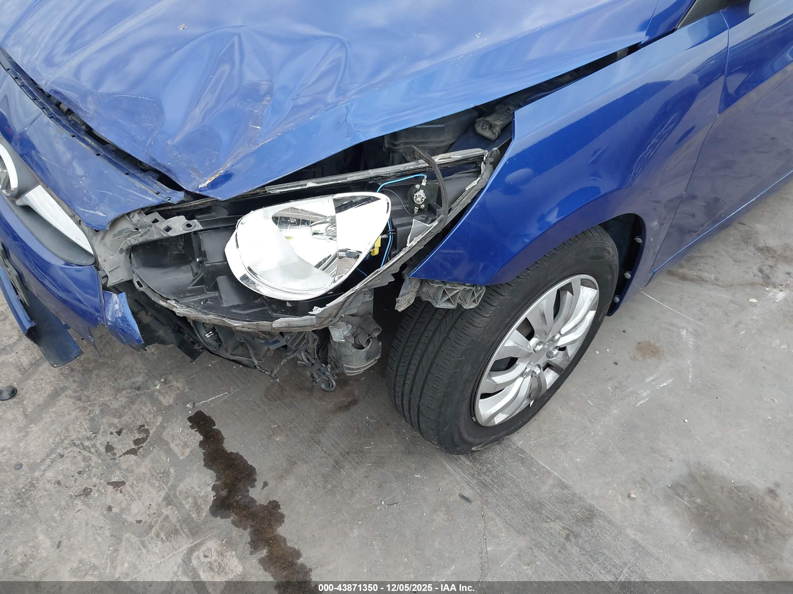 HYUNDAI ACCENT image 6