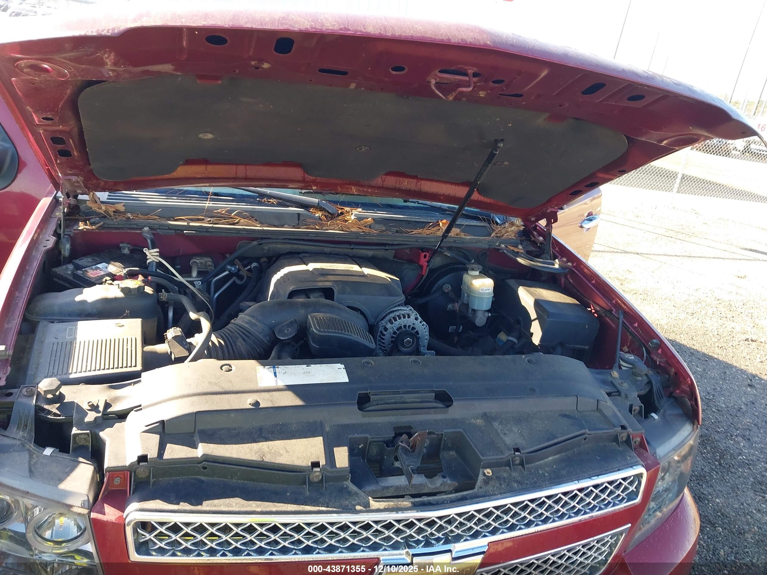 CHEVROLET SUBURBAN image 10