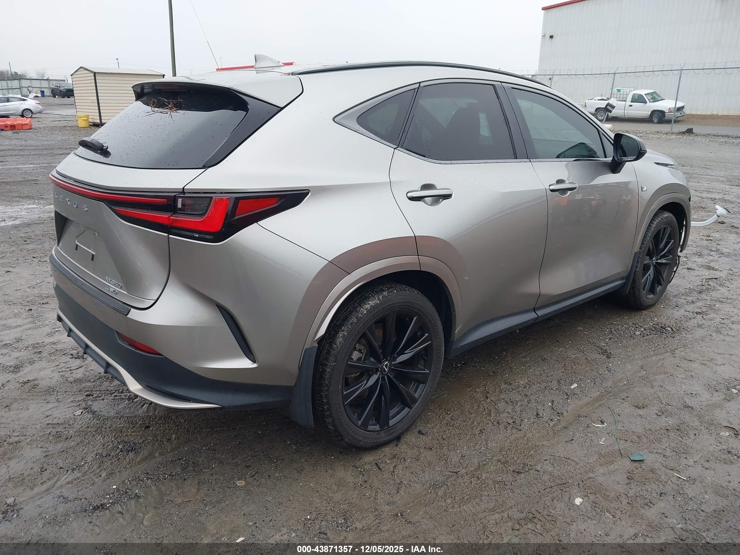 LEXUS NX image 4