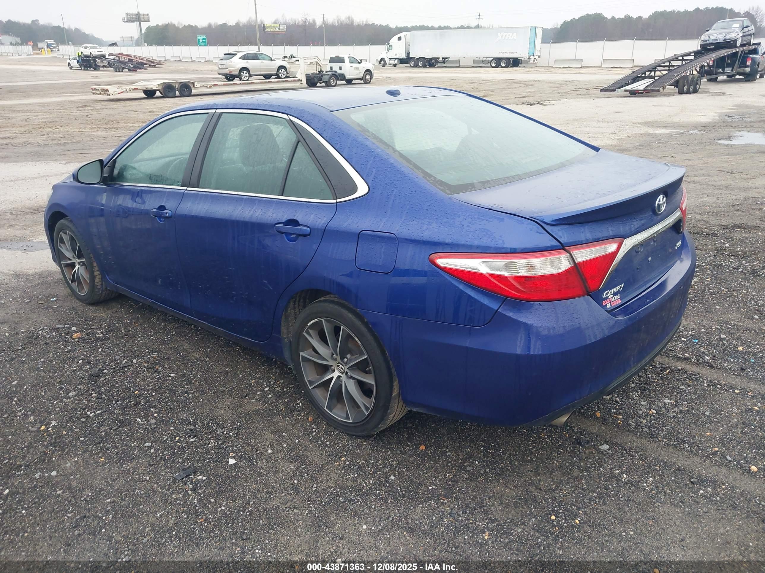 TOYOTA CAMRY image 3