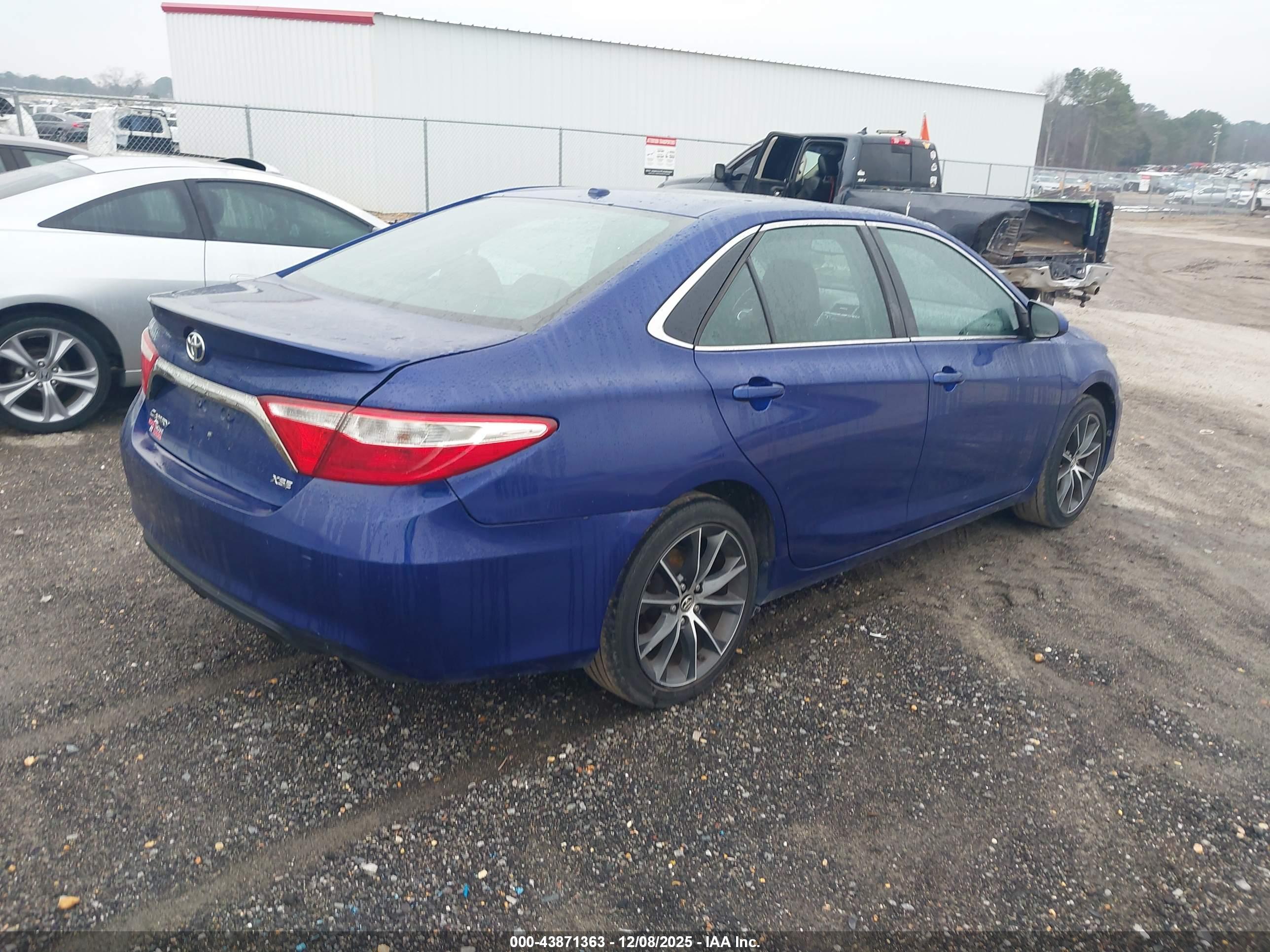 TOYOTA CAMRY image 4