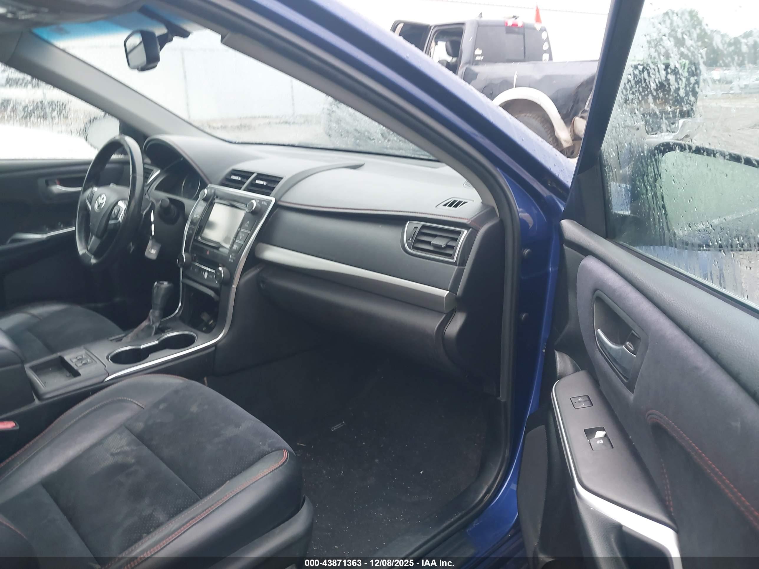 TOYOTA CAMRY image 5