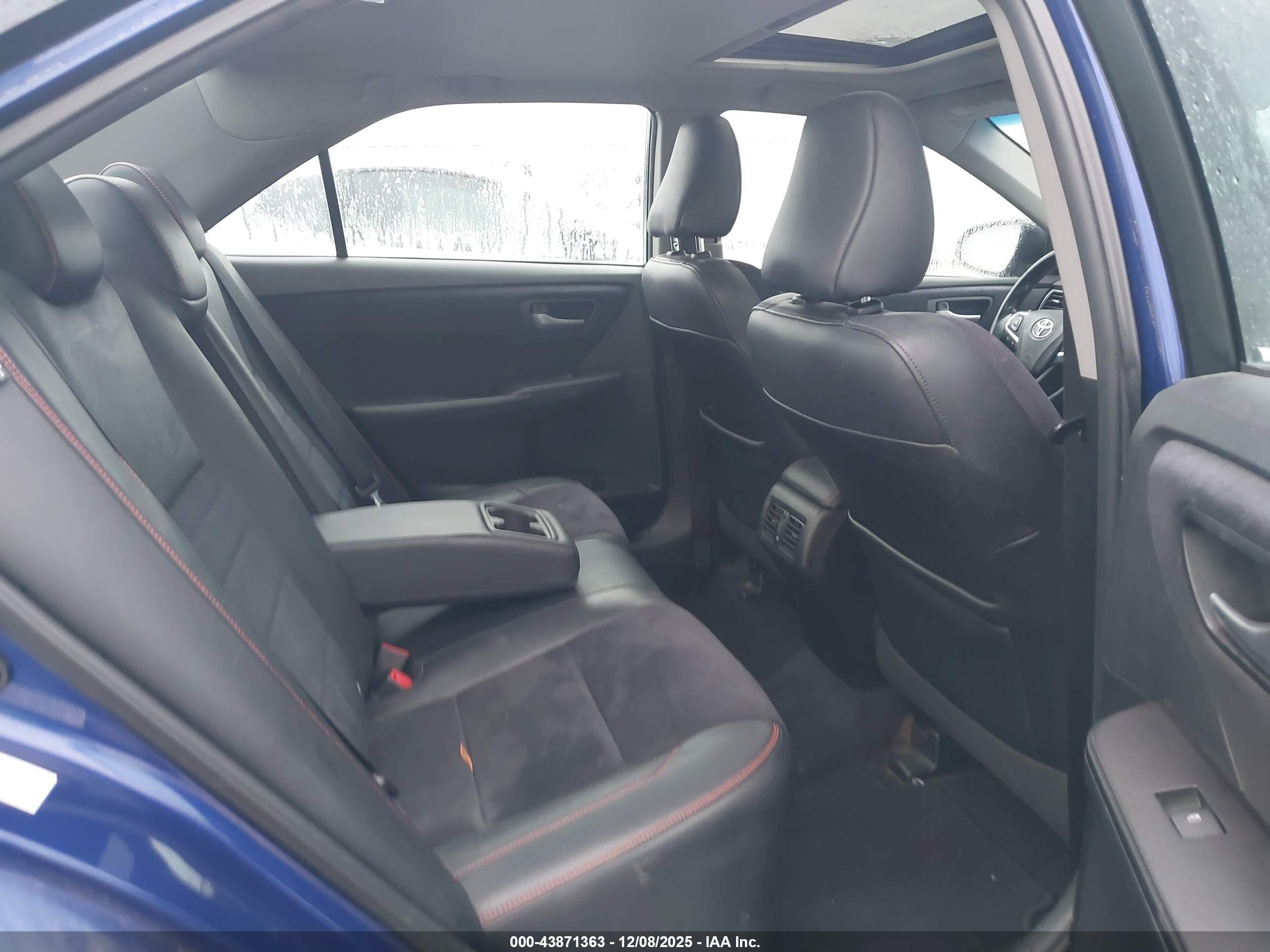 TOYOTA CAMRY image 8
