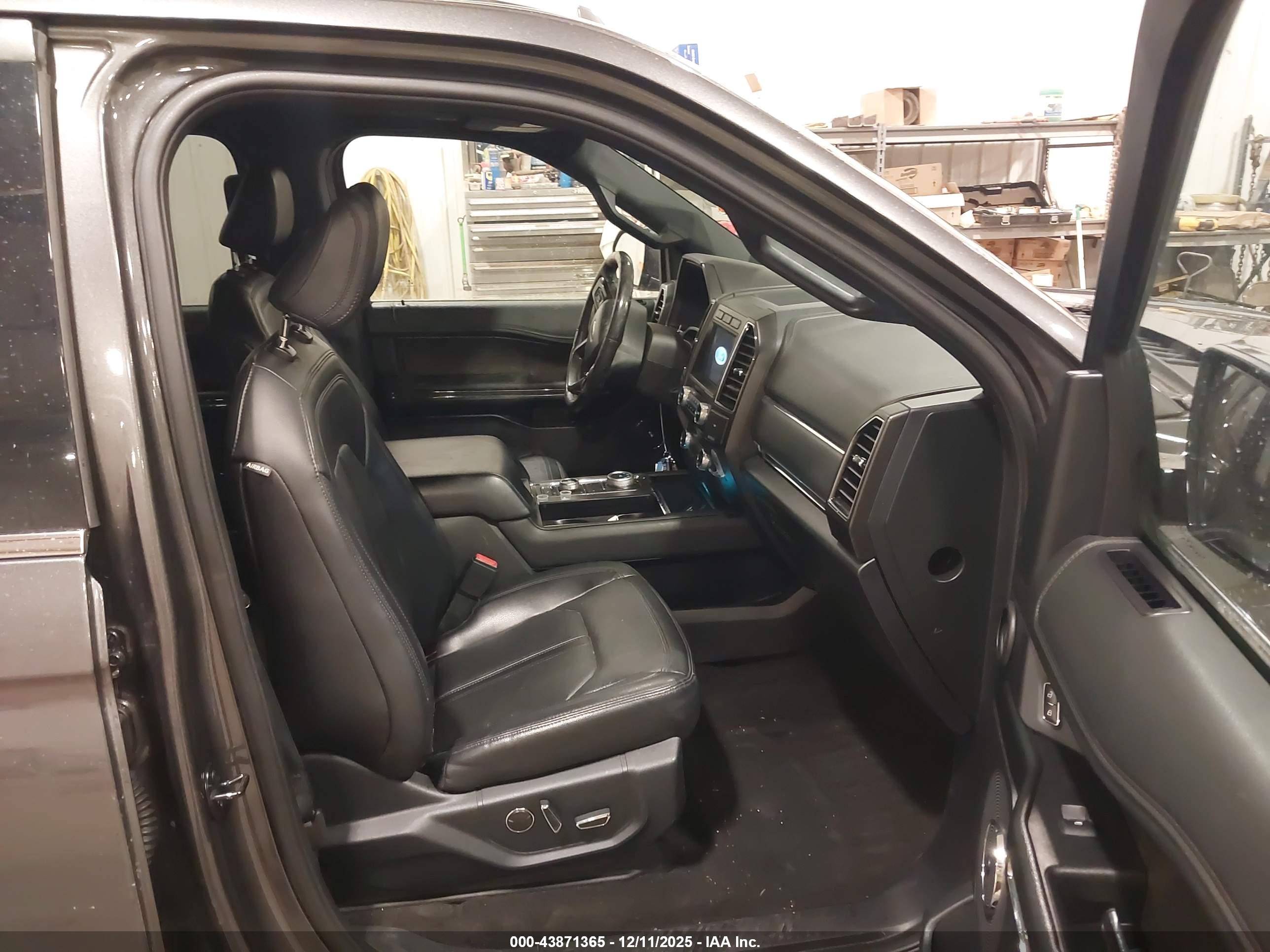 FORD EXPEDITION image 5