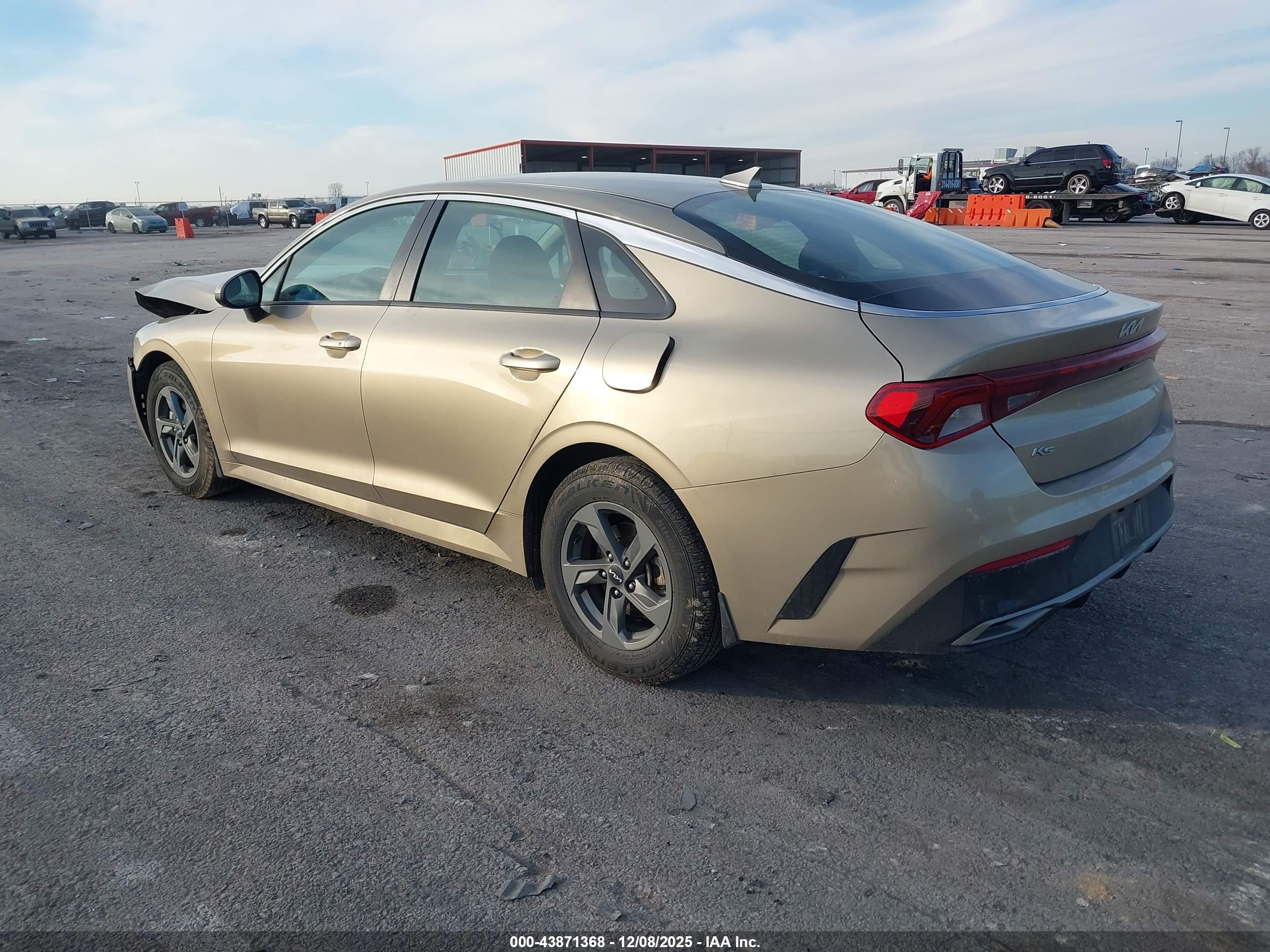 KIA K5 image 3