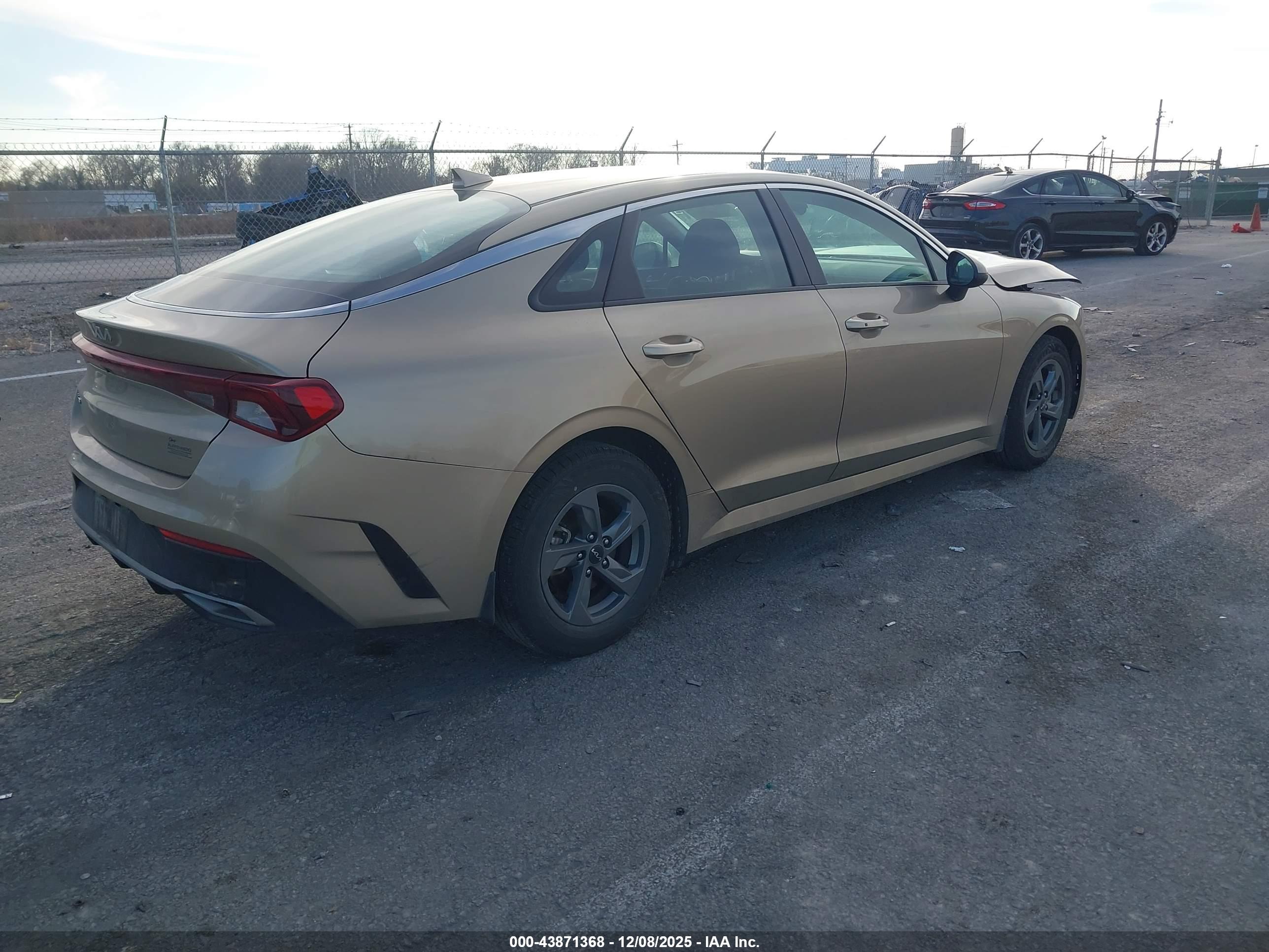 KIA K5 image 4