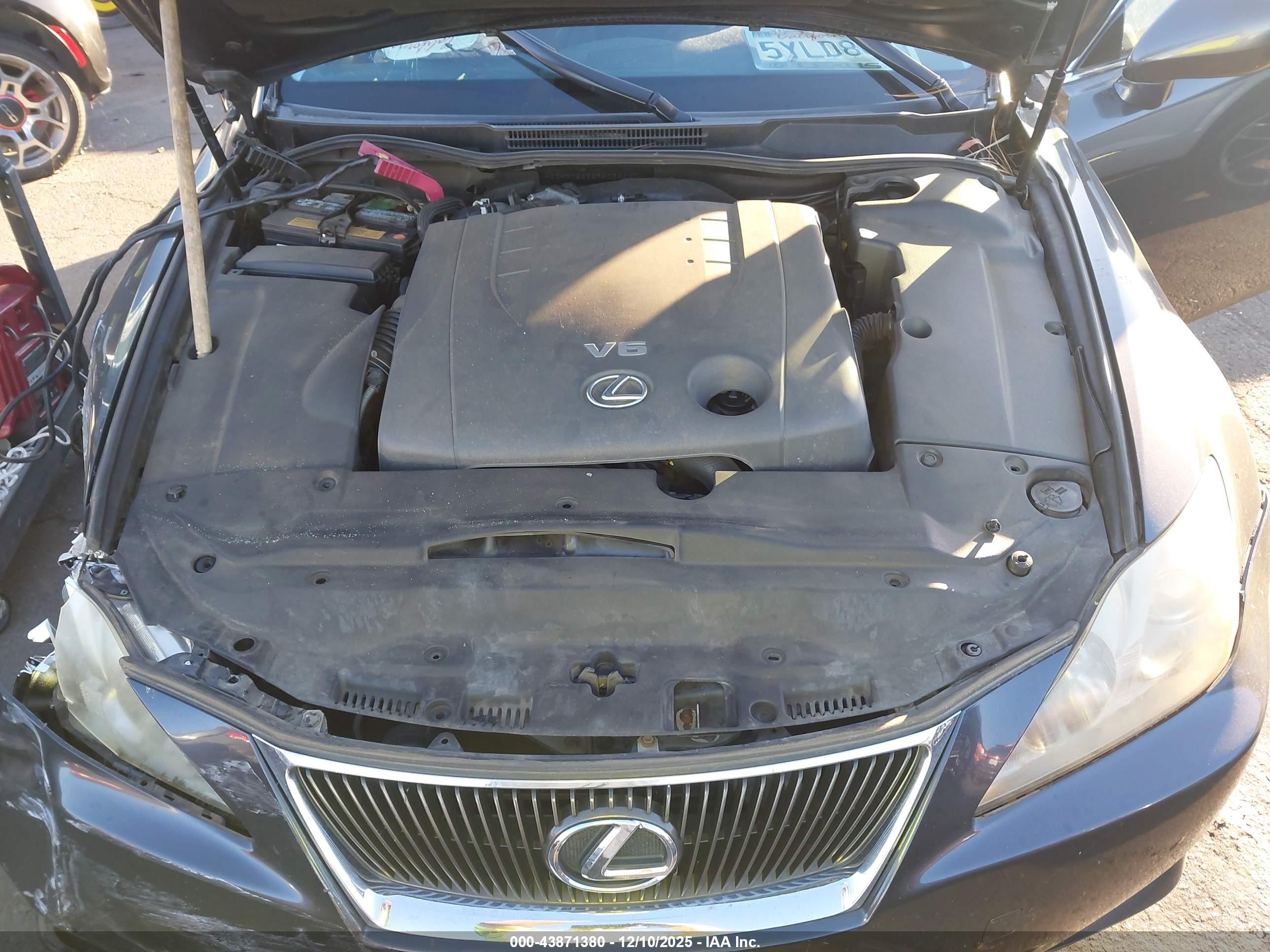 LEXUS IS image 10