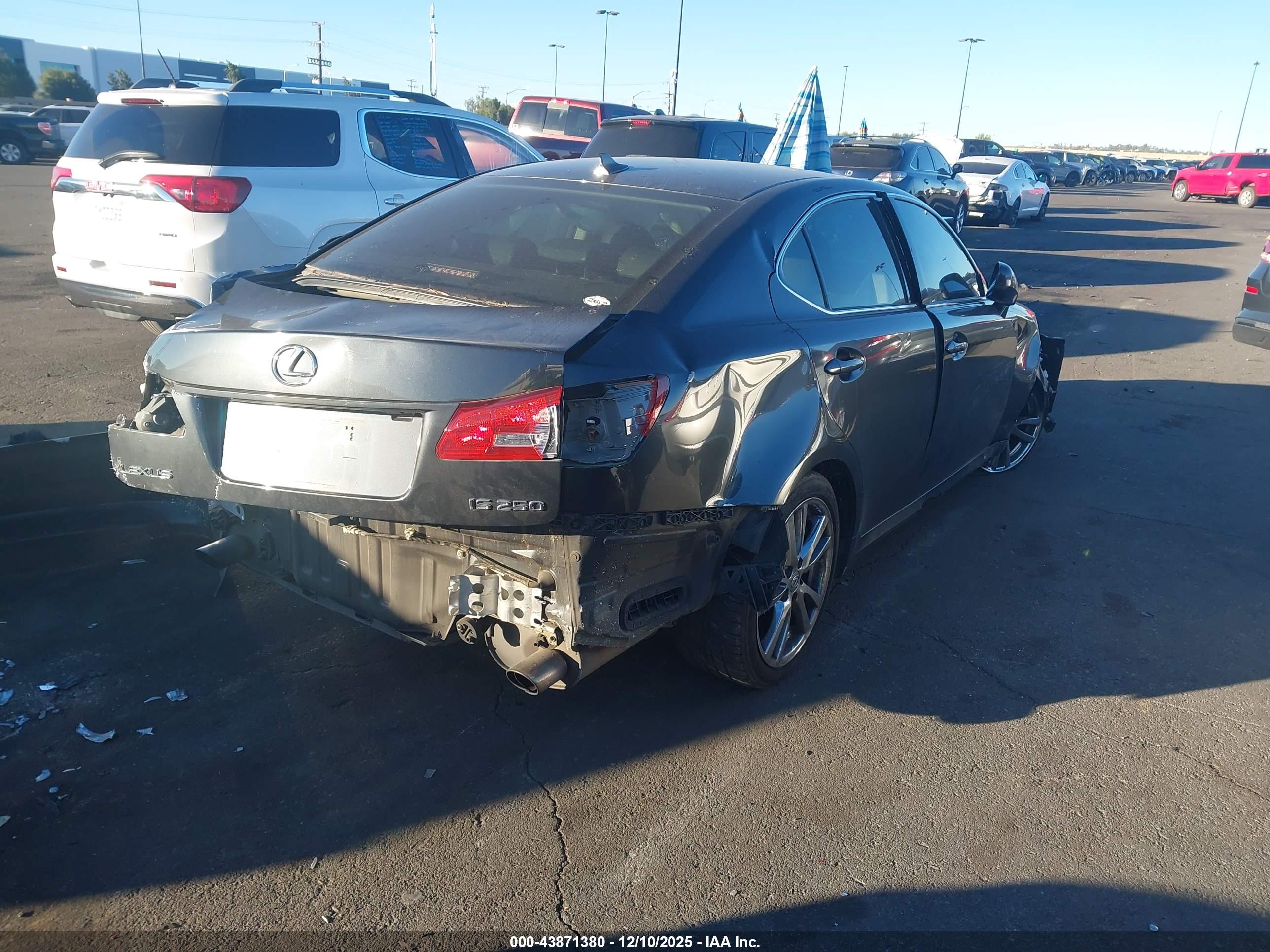 LEXUS IS image 4