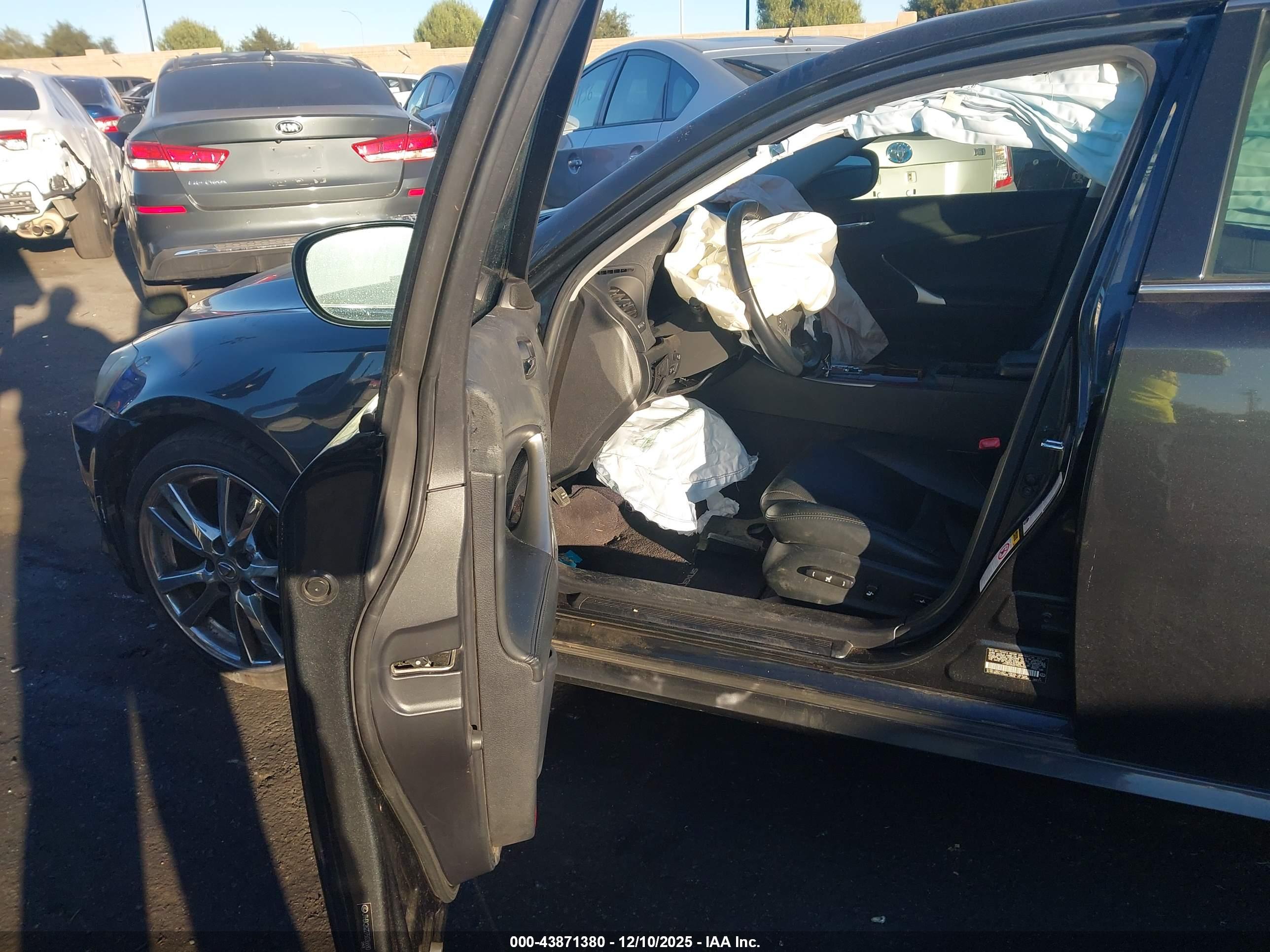 LEXUS IS image 5