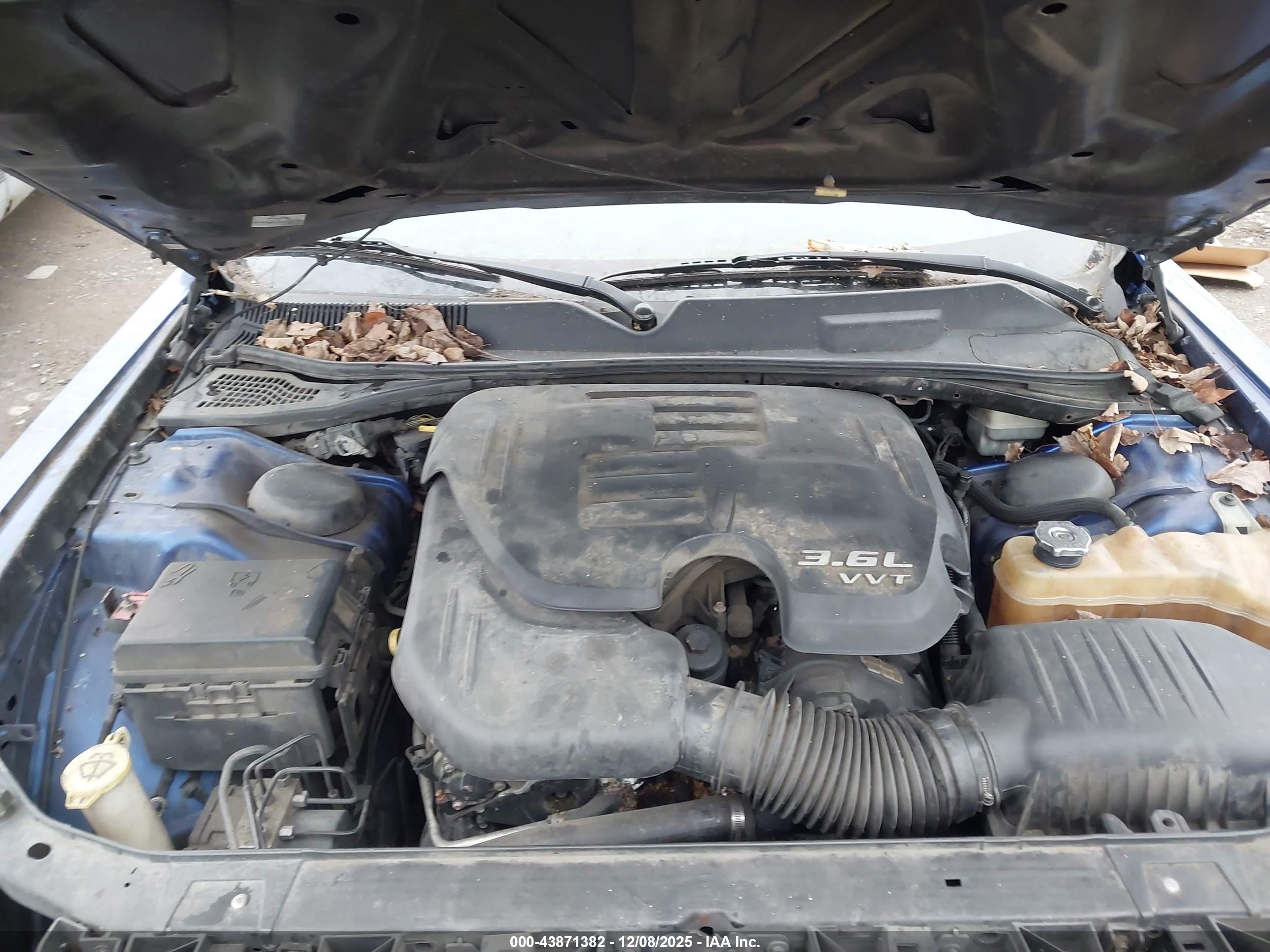 DODGE CHALLENGER image 10