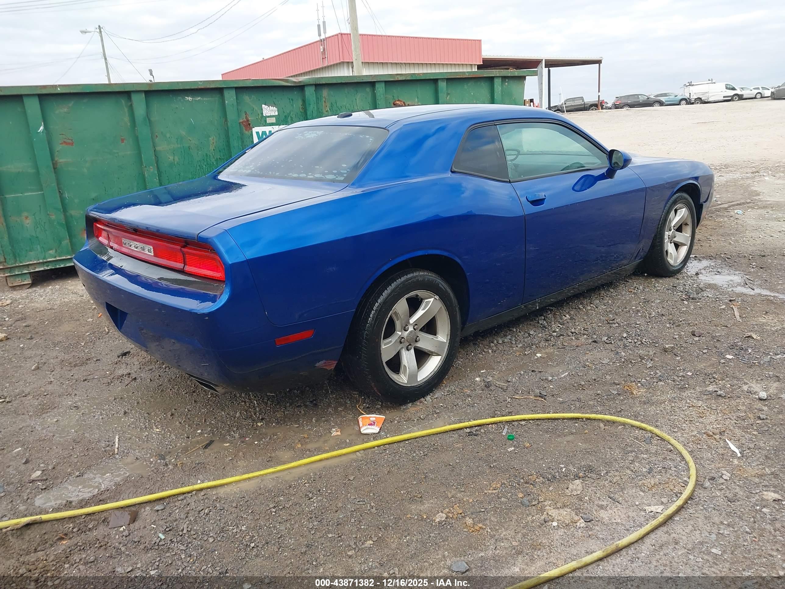 DODGE CHALLENGER image 4