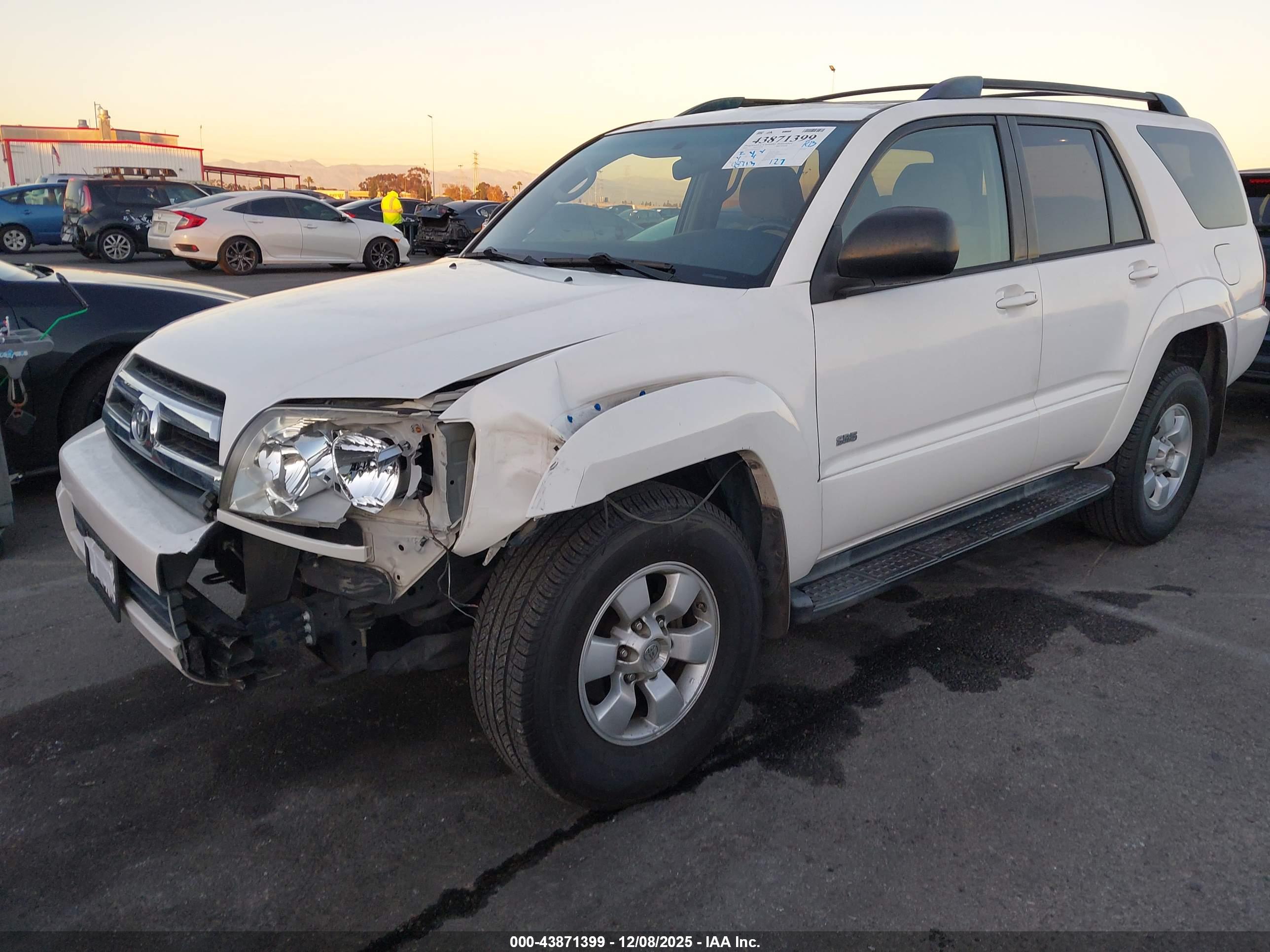 TOYOTA 4RUNNER image 2