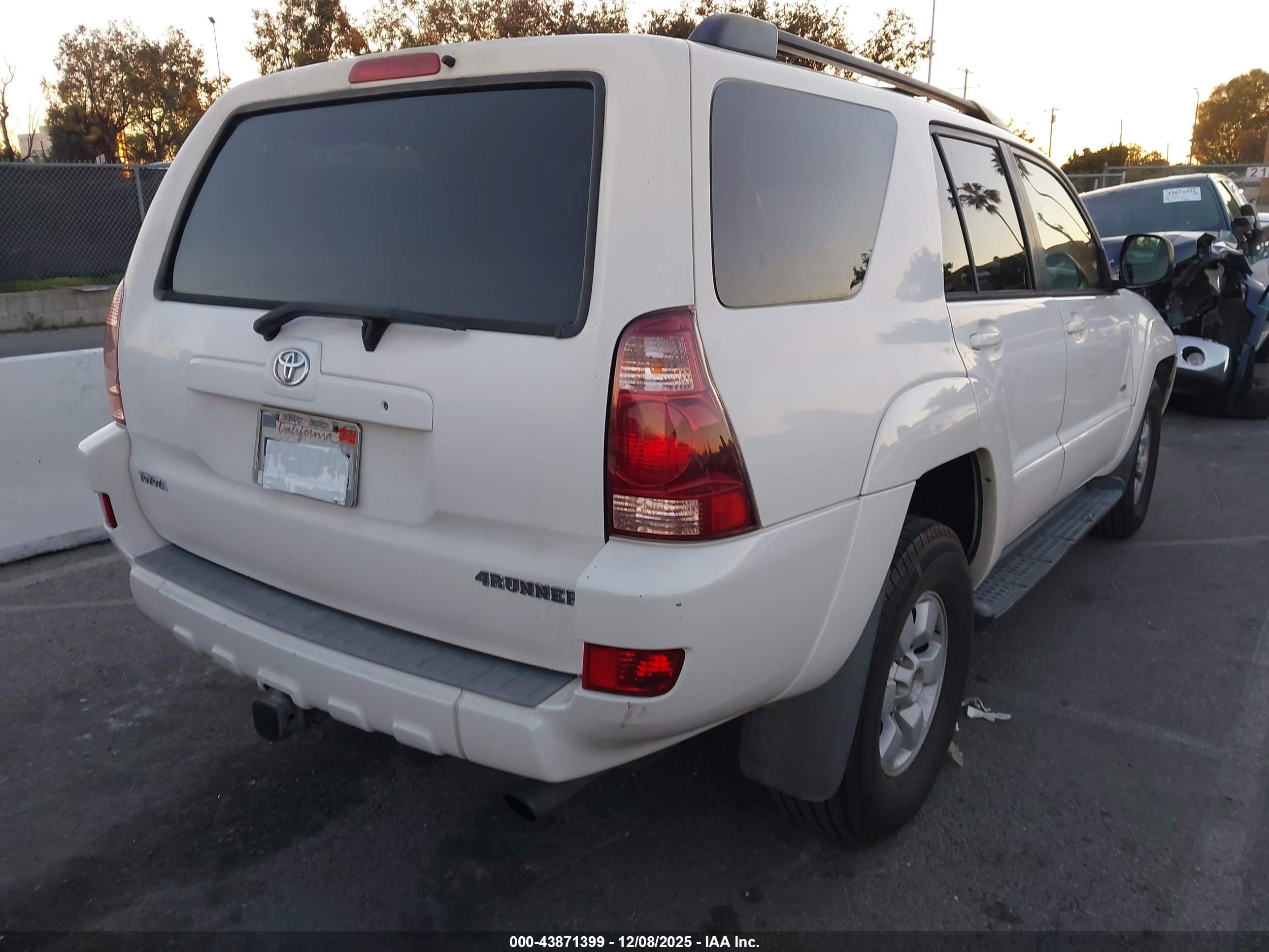 TOYOTA 4RUNNER image 4