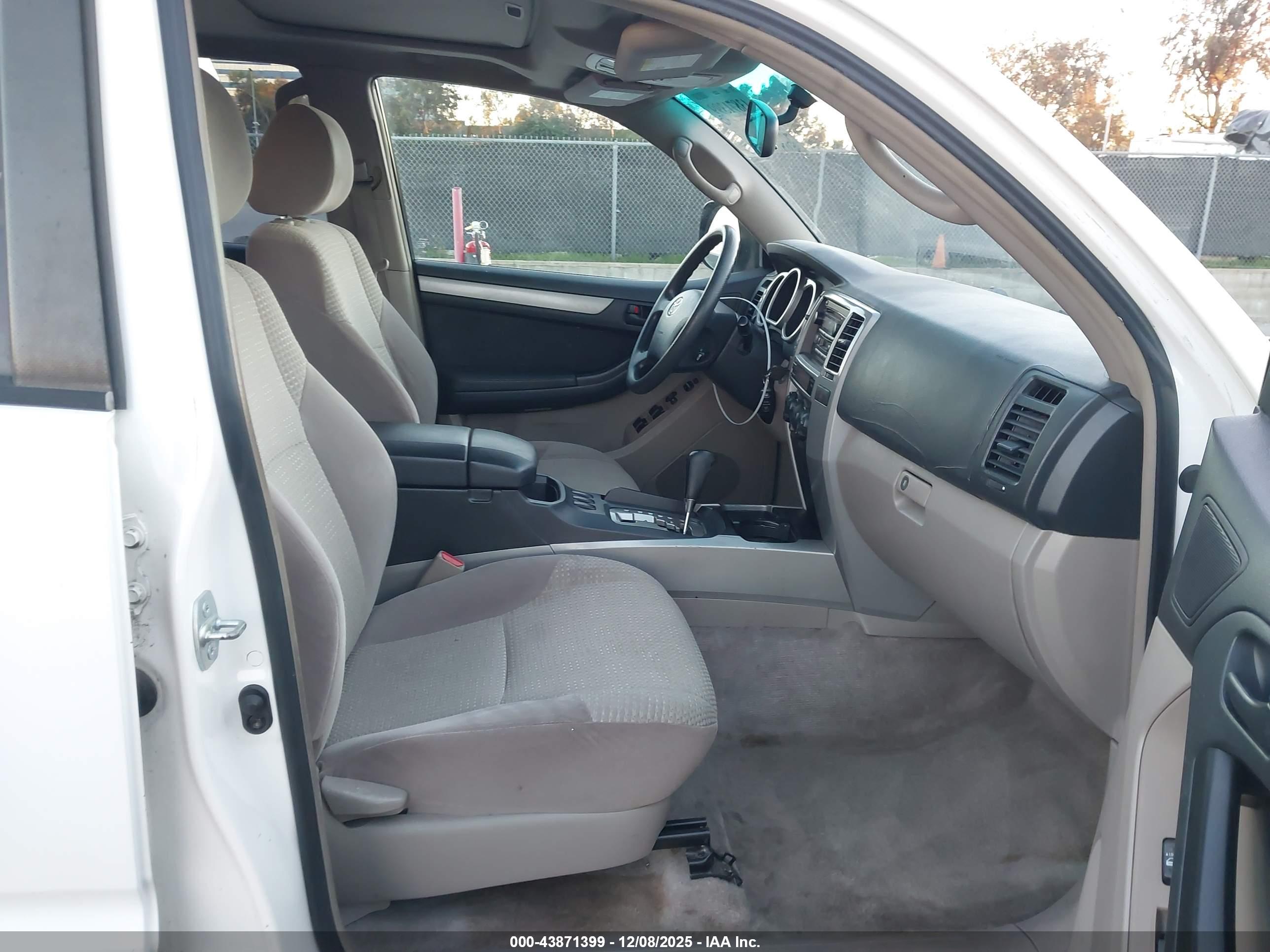 TOYOTA 4RUNNER image 5