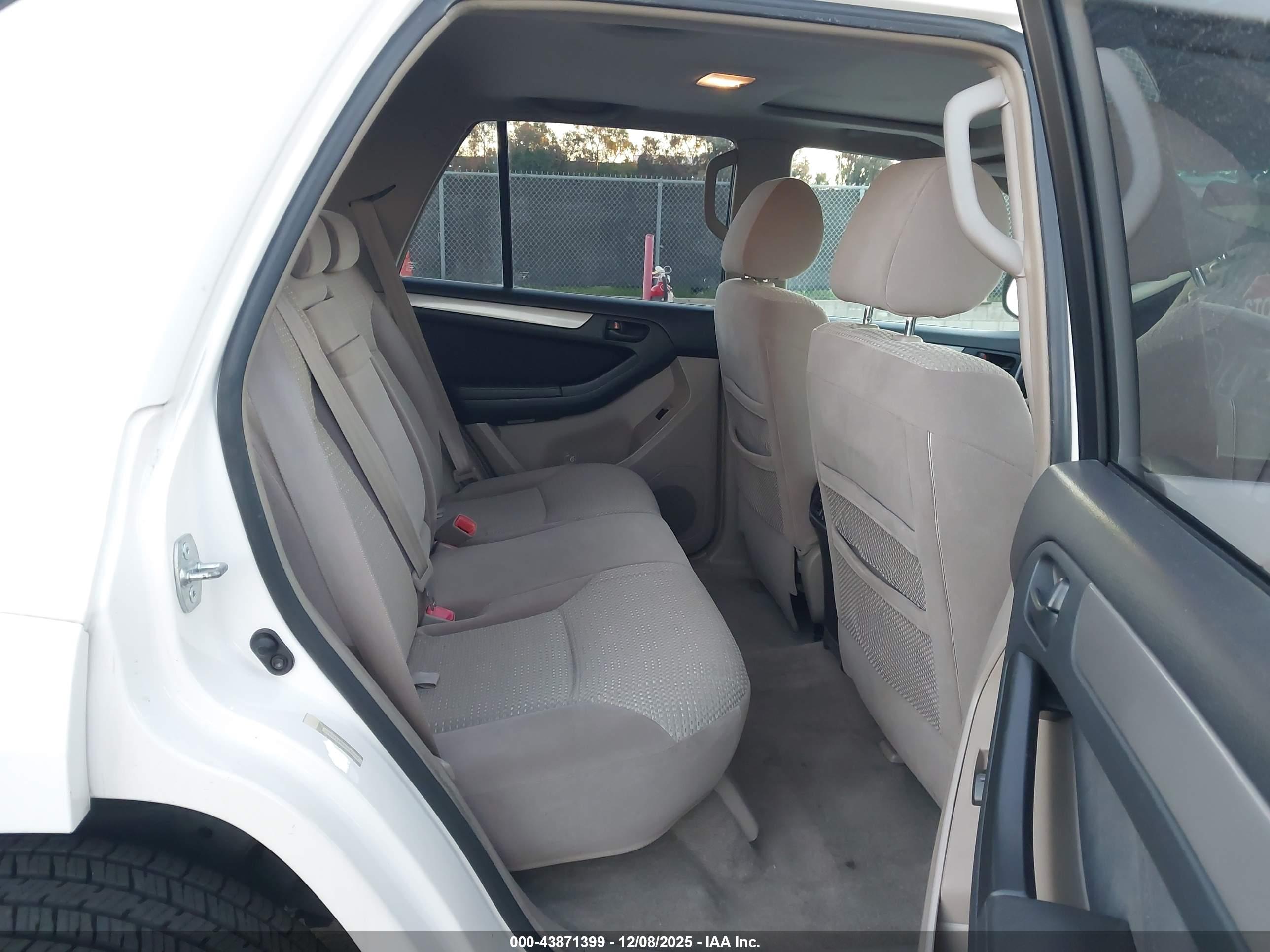 TOYOTA 4RUNNER image 8