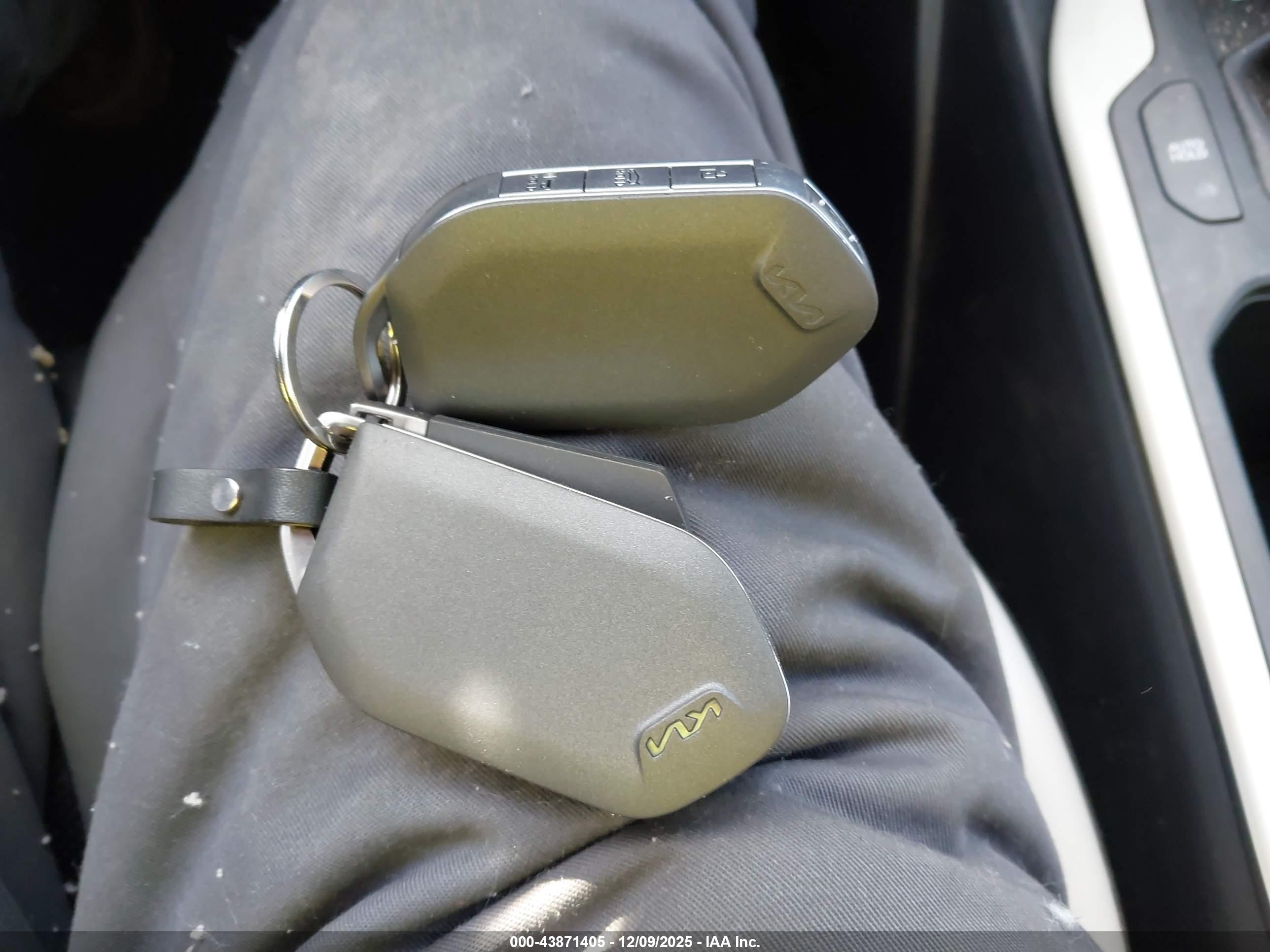 KIA K4 image 11