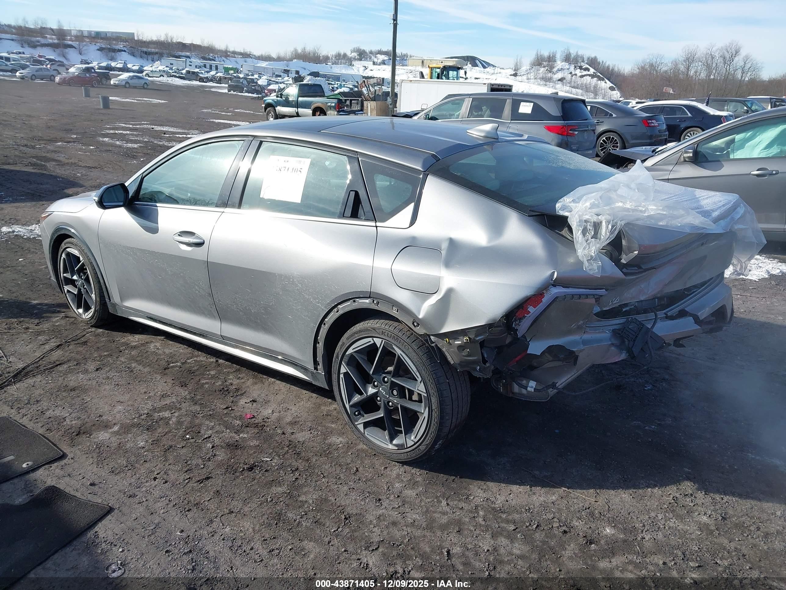 KIA K4 image 3