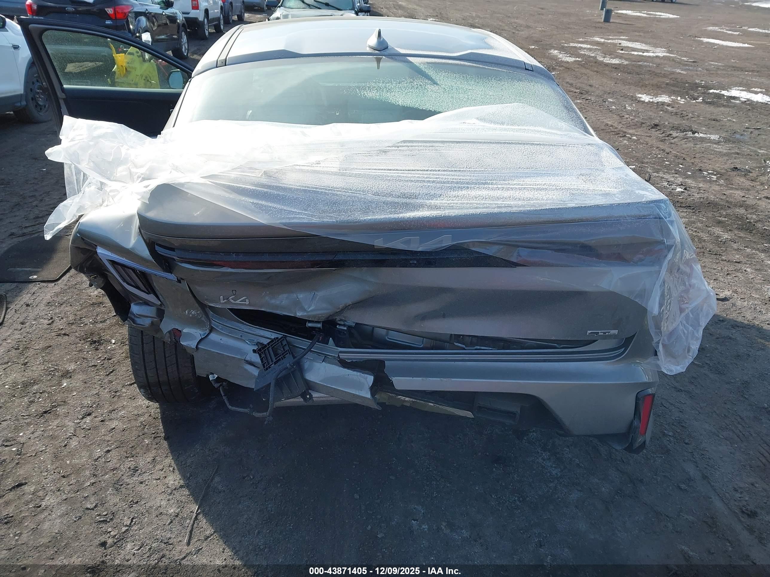 KIA K4 image 6