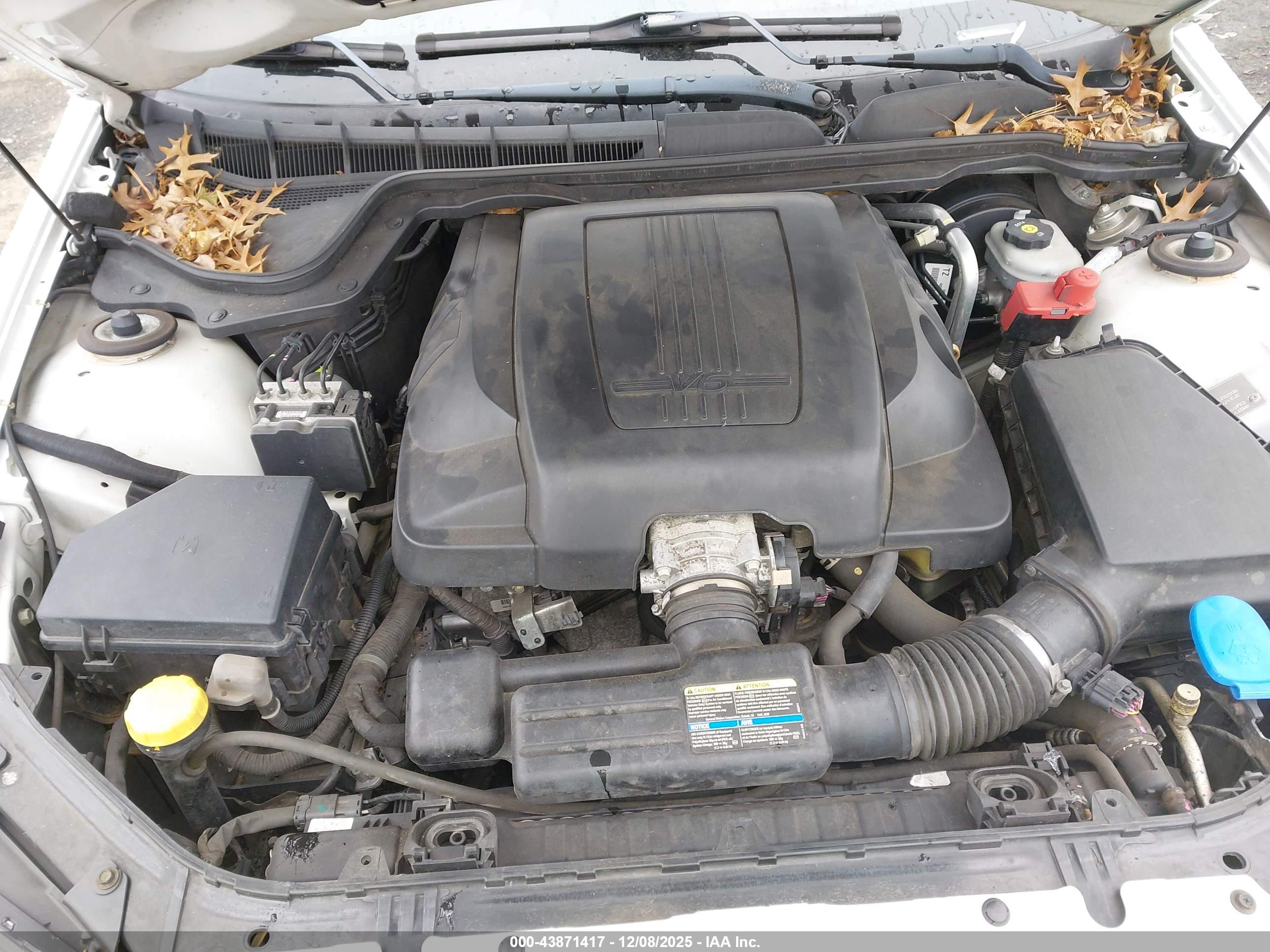 PONTIAC G8 image 10