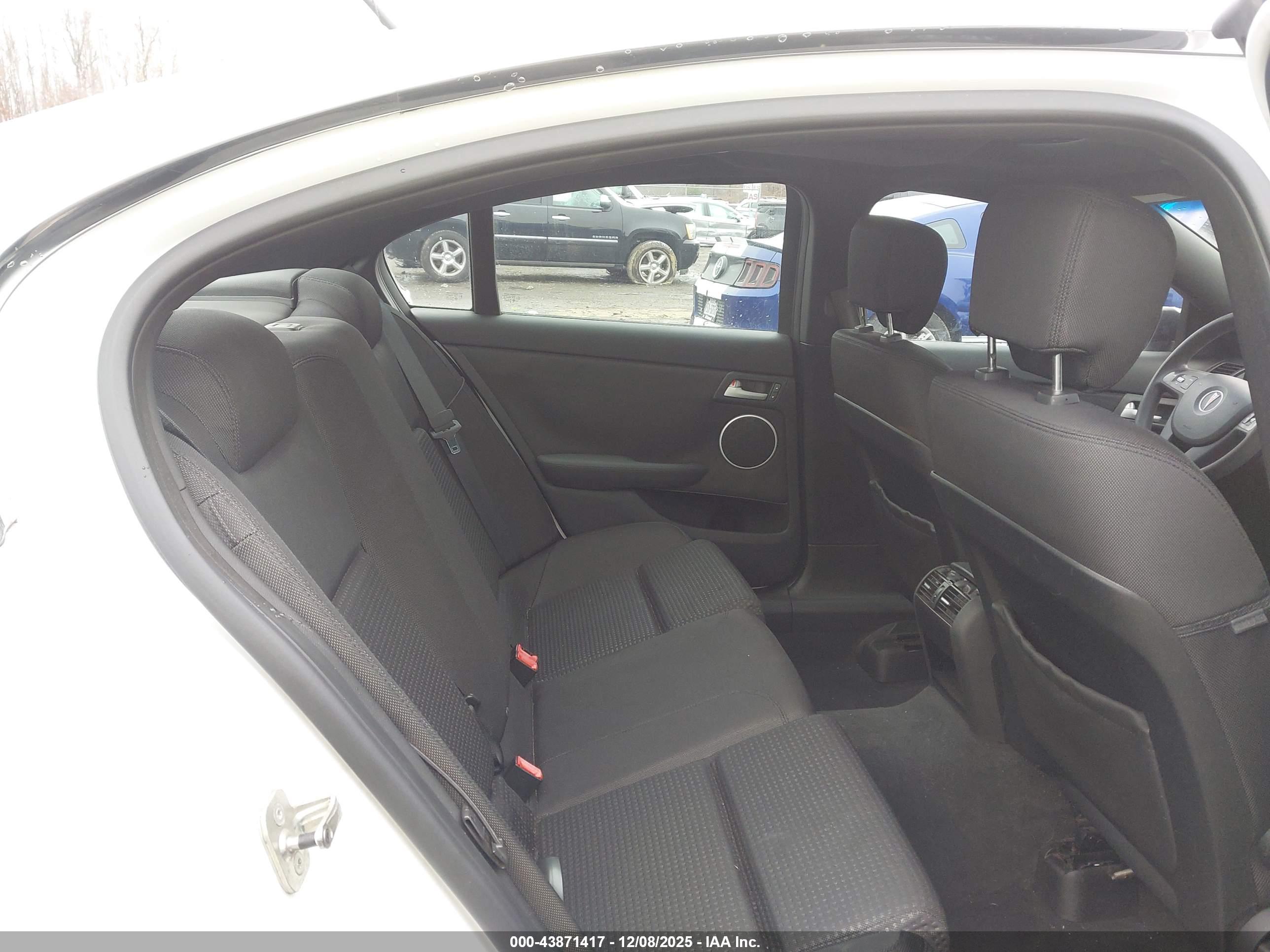 PONTIAC G8 image 8