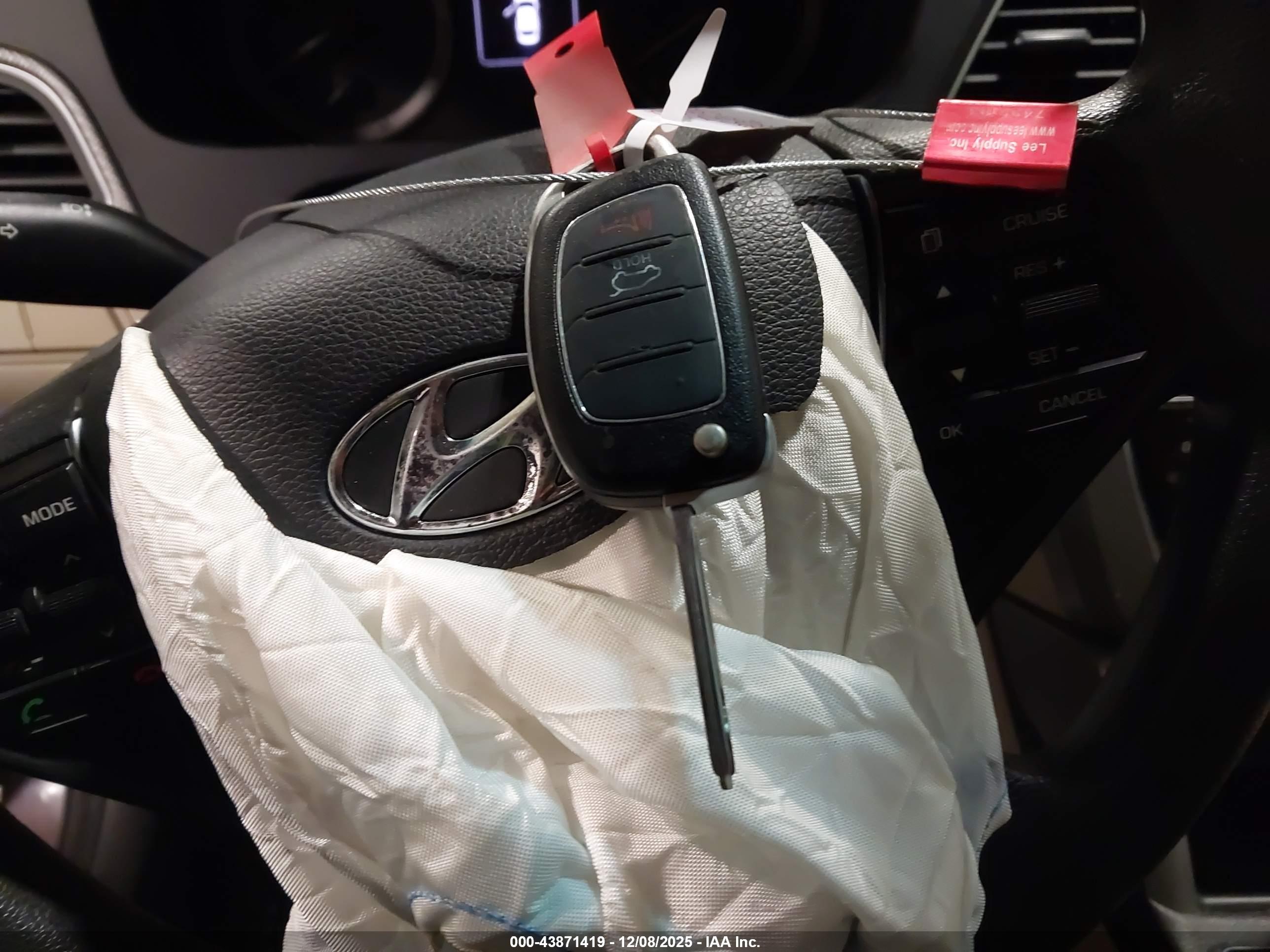 HYUNDAI SONATA image 11