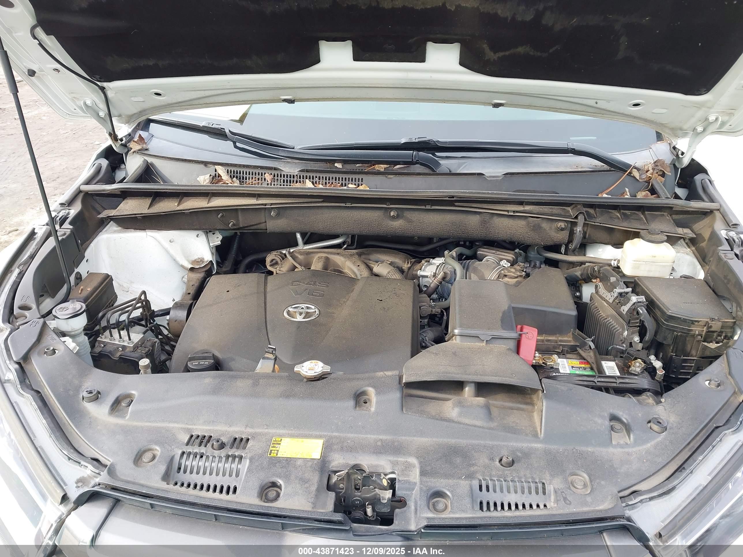 TOYOTA HIGHLANDER image 10
