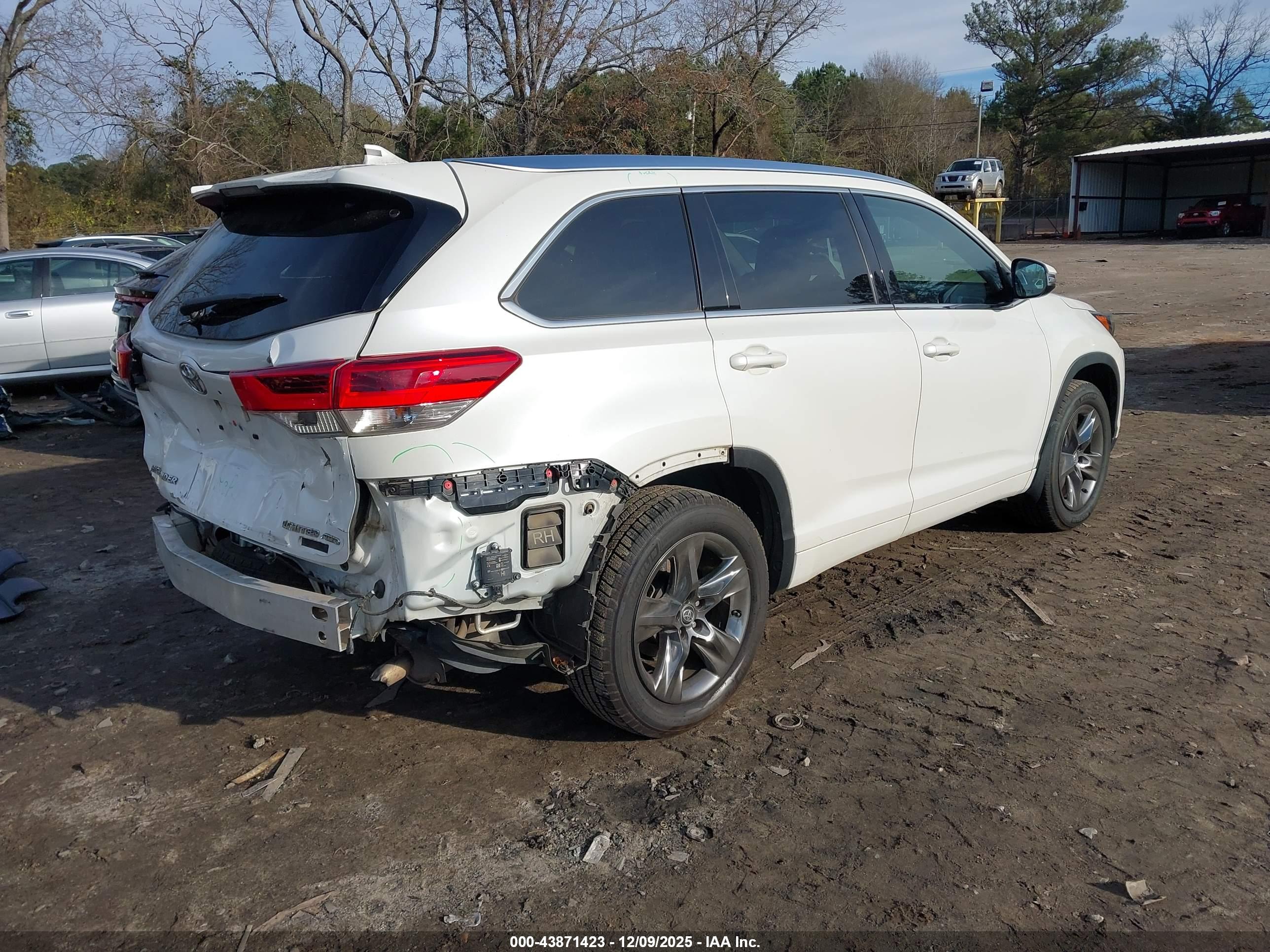 TOYOTA HIGHLANDER image 4