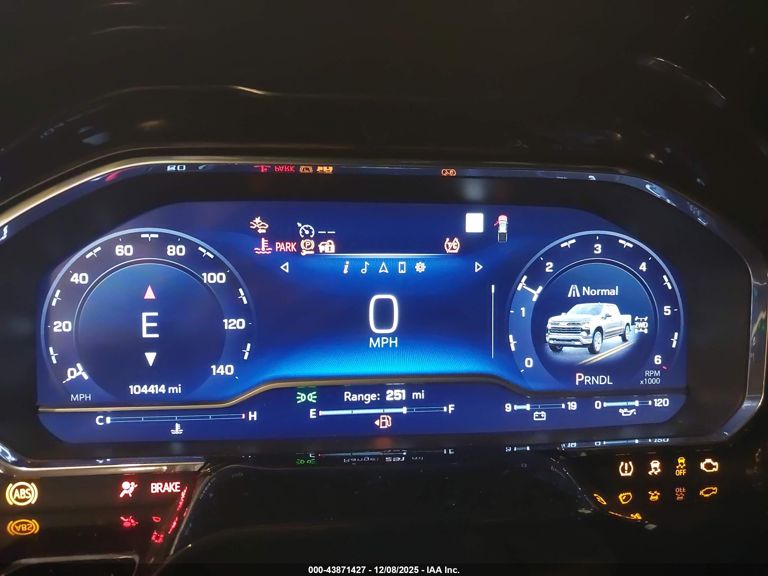 CHEVROLET SILVERADO image 7