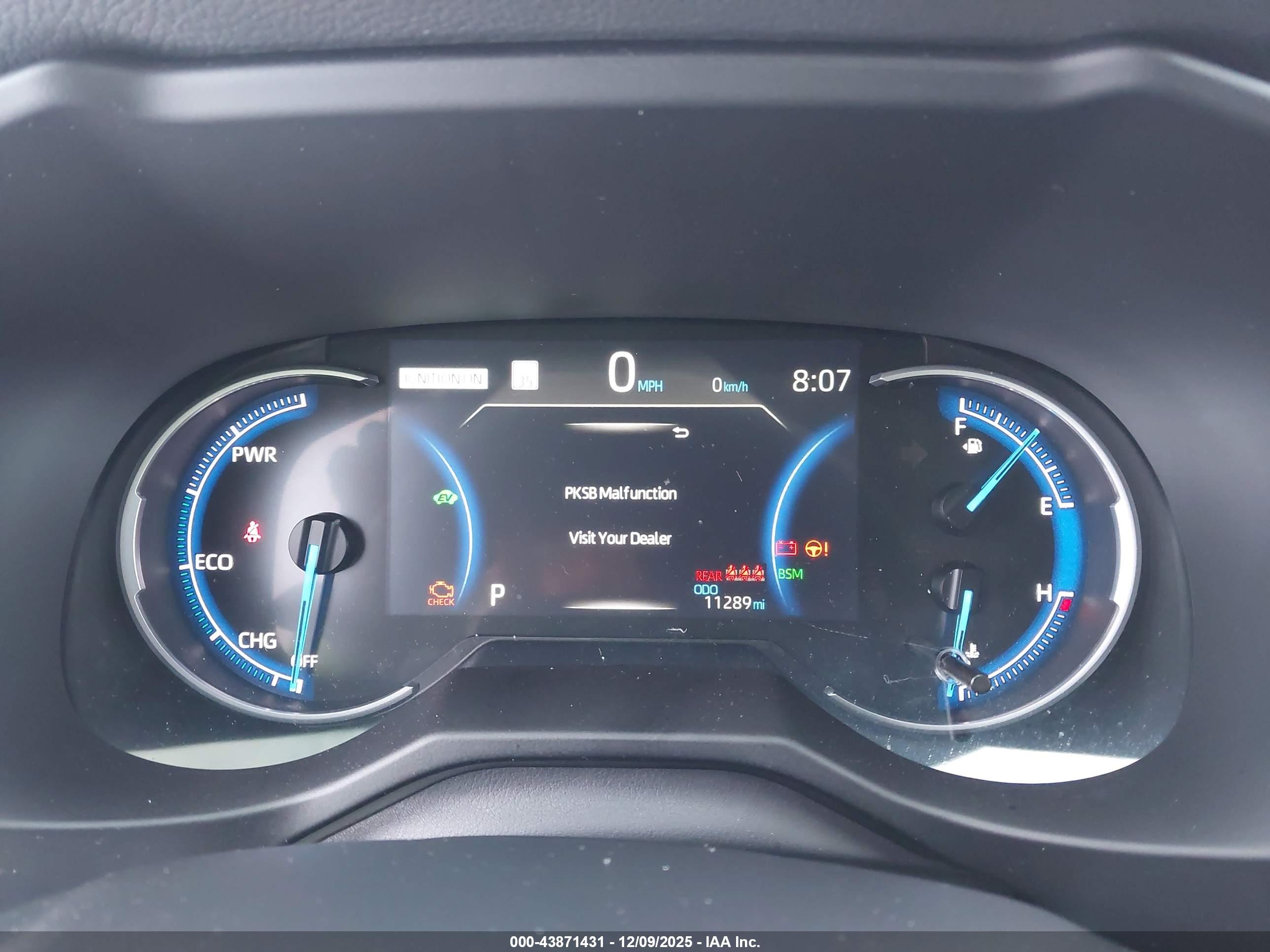 TOYOTA RAV4 image 7