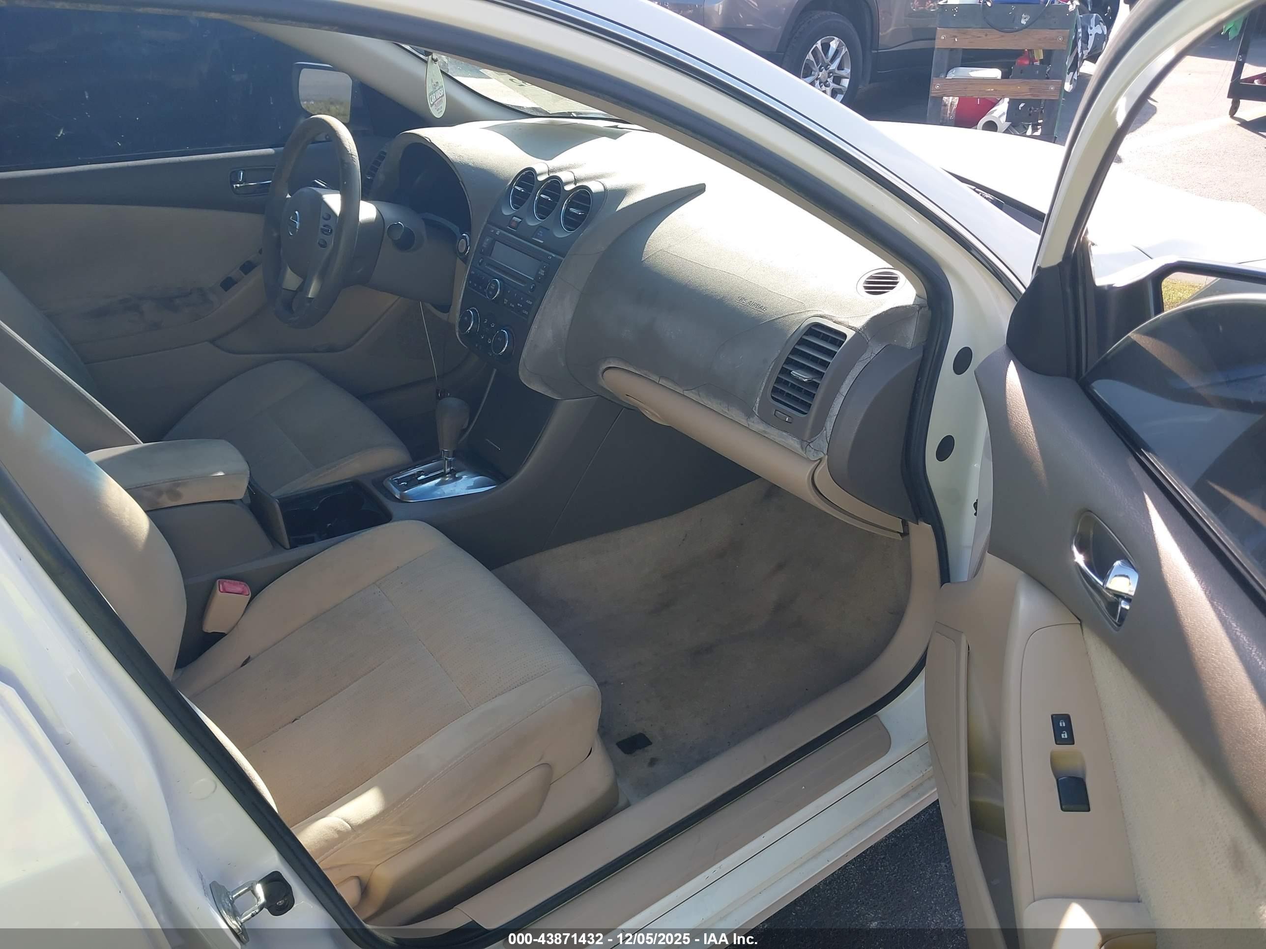NISSAN ALTIMA image 5
