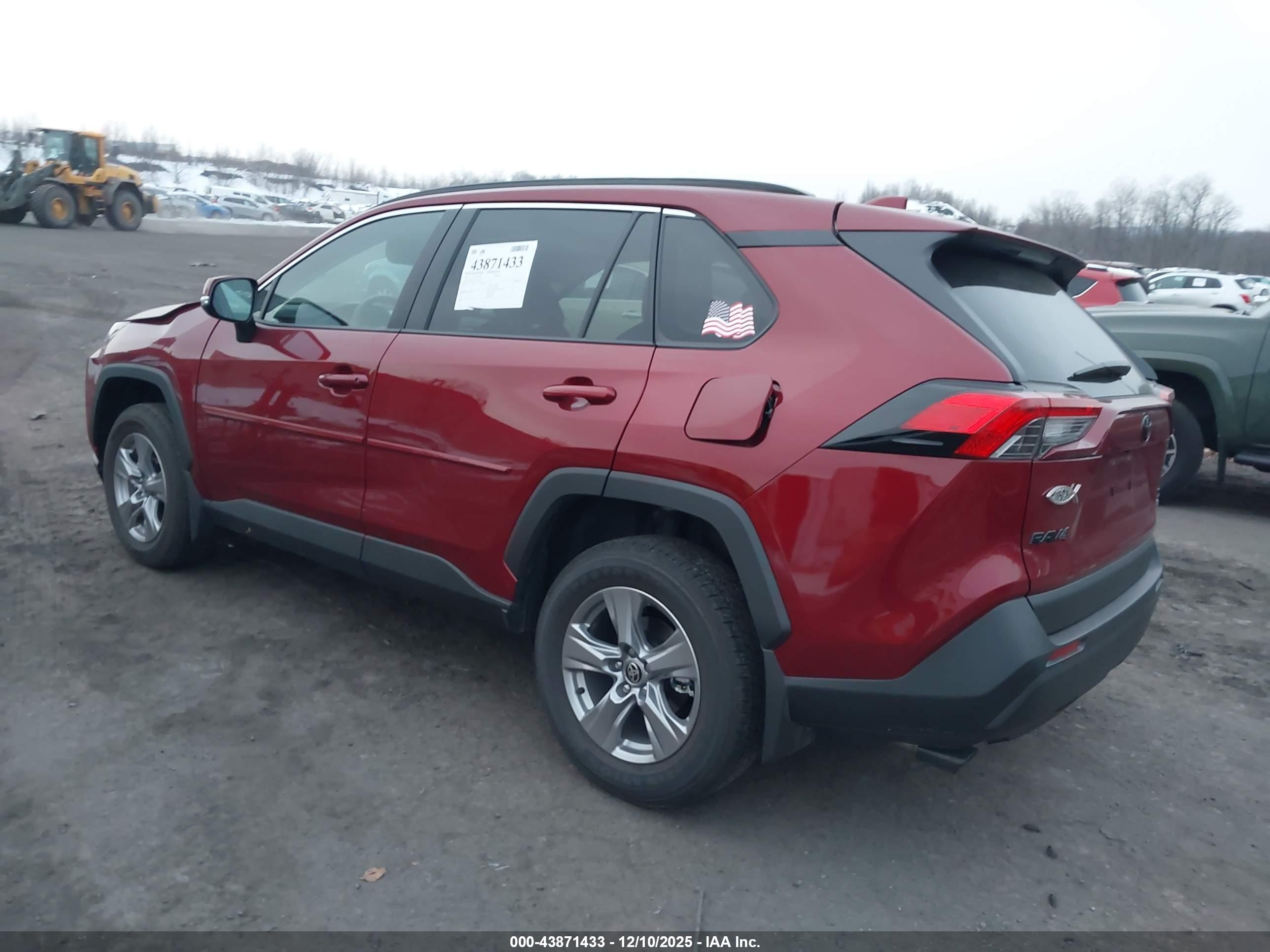 TOYOTA RAV4 image 3