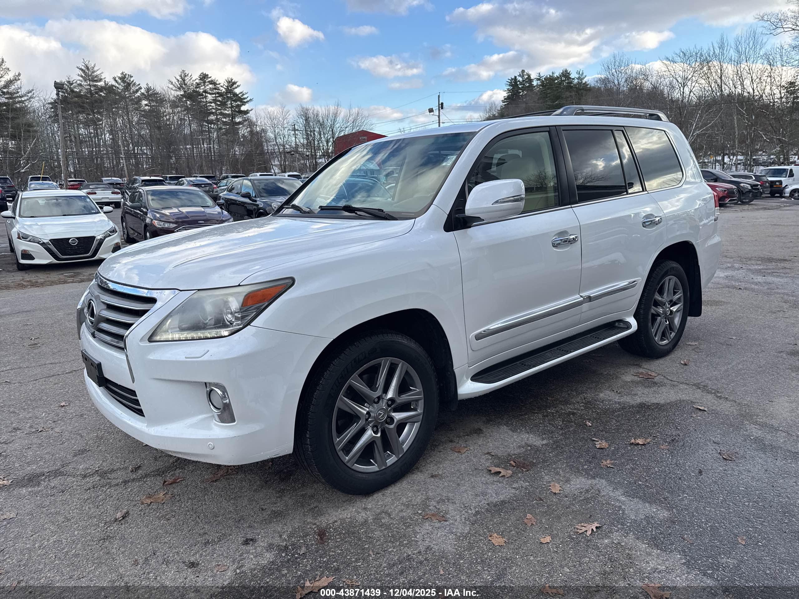 LEXUS LX image 2