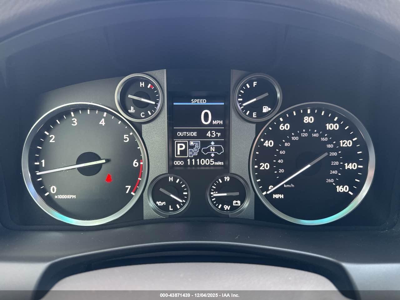 LEXUS LX image 7