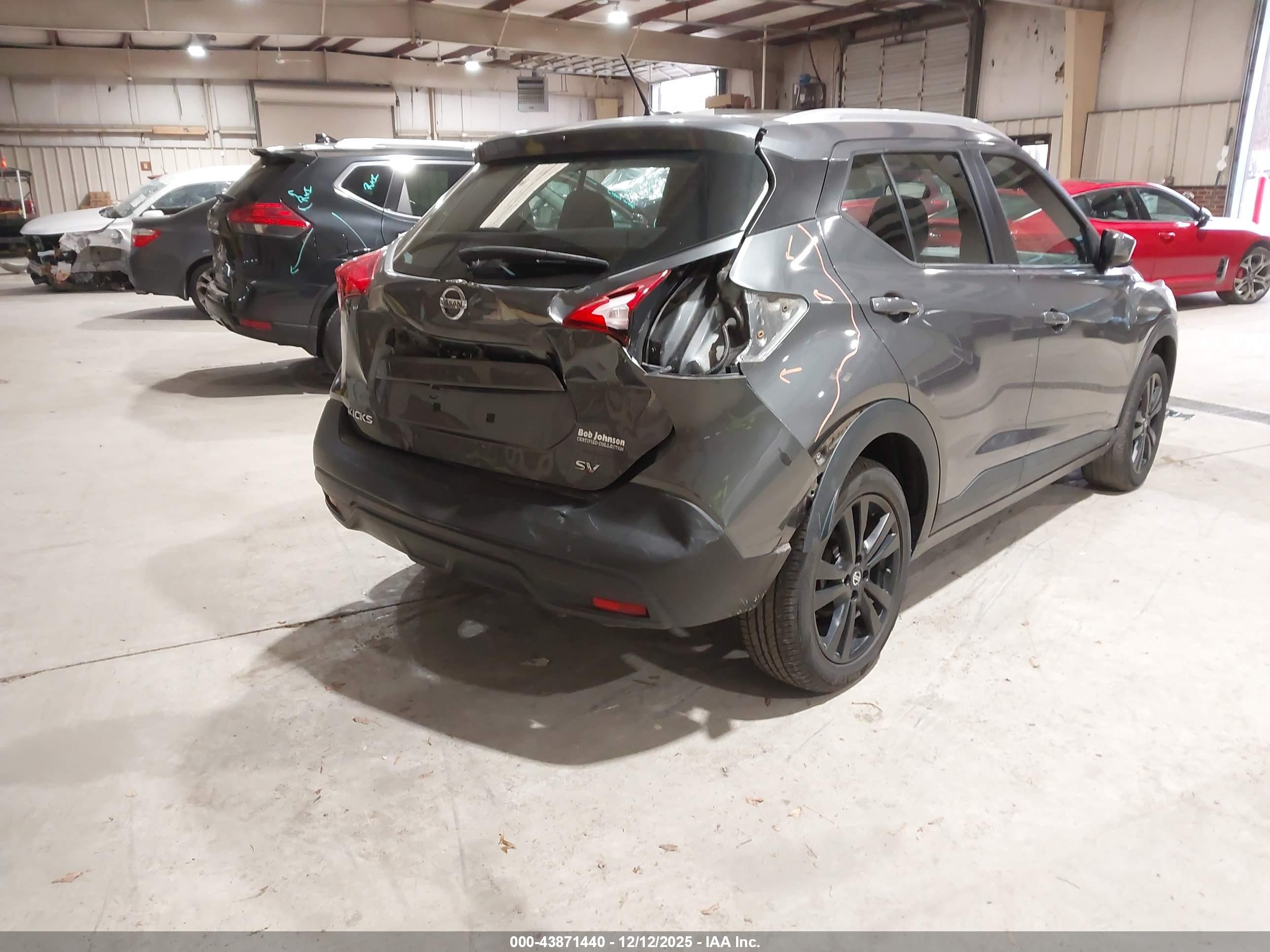 NISSAN KICKS image 4