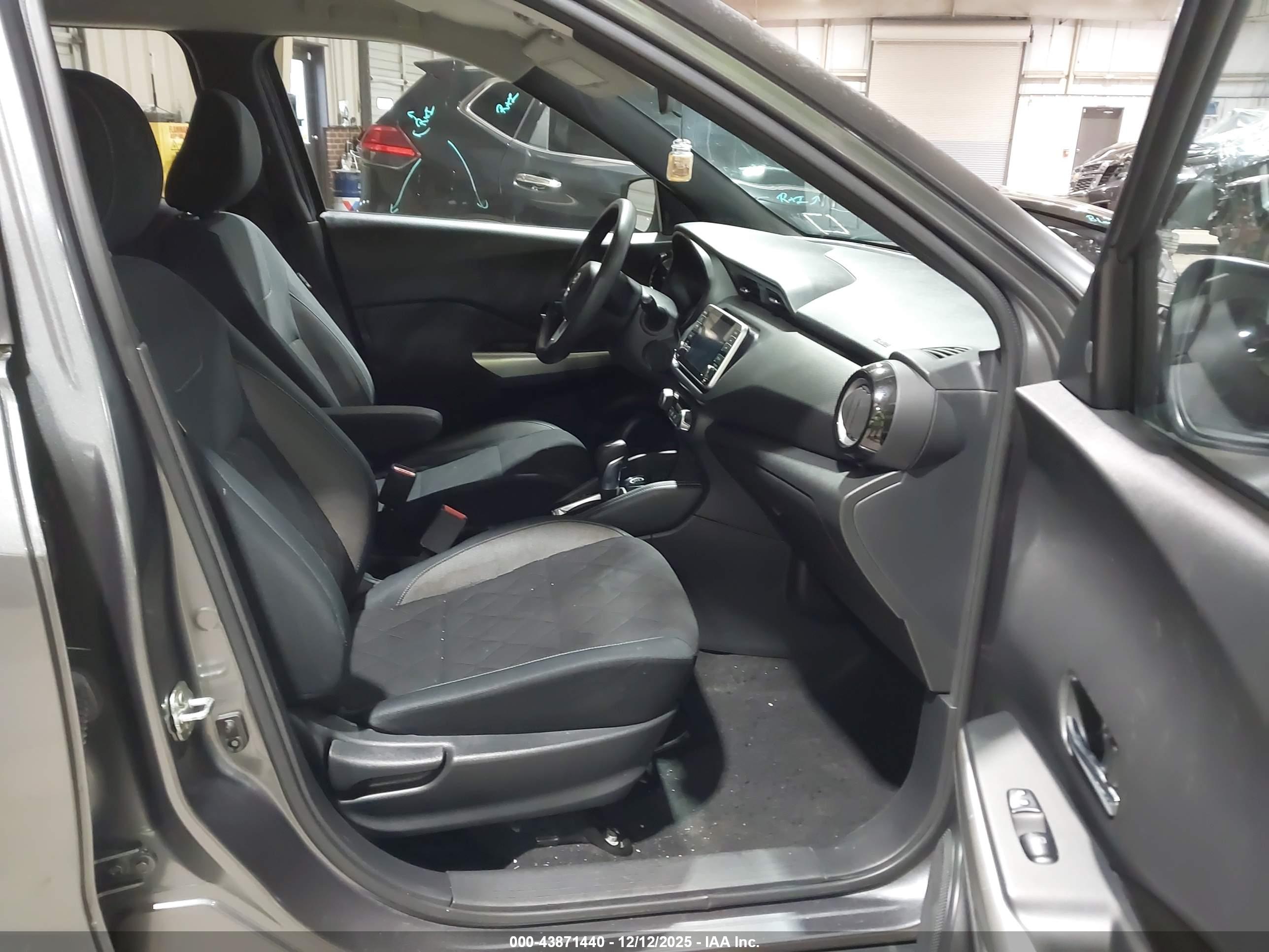 NISSAN KICKS image 5