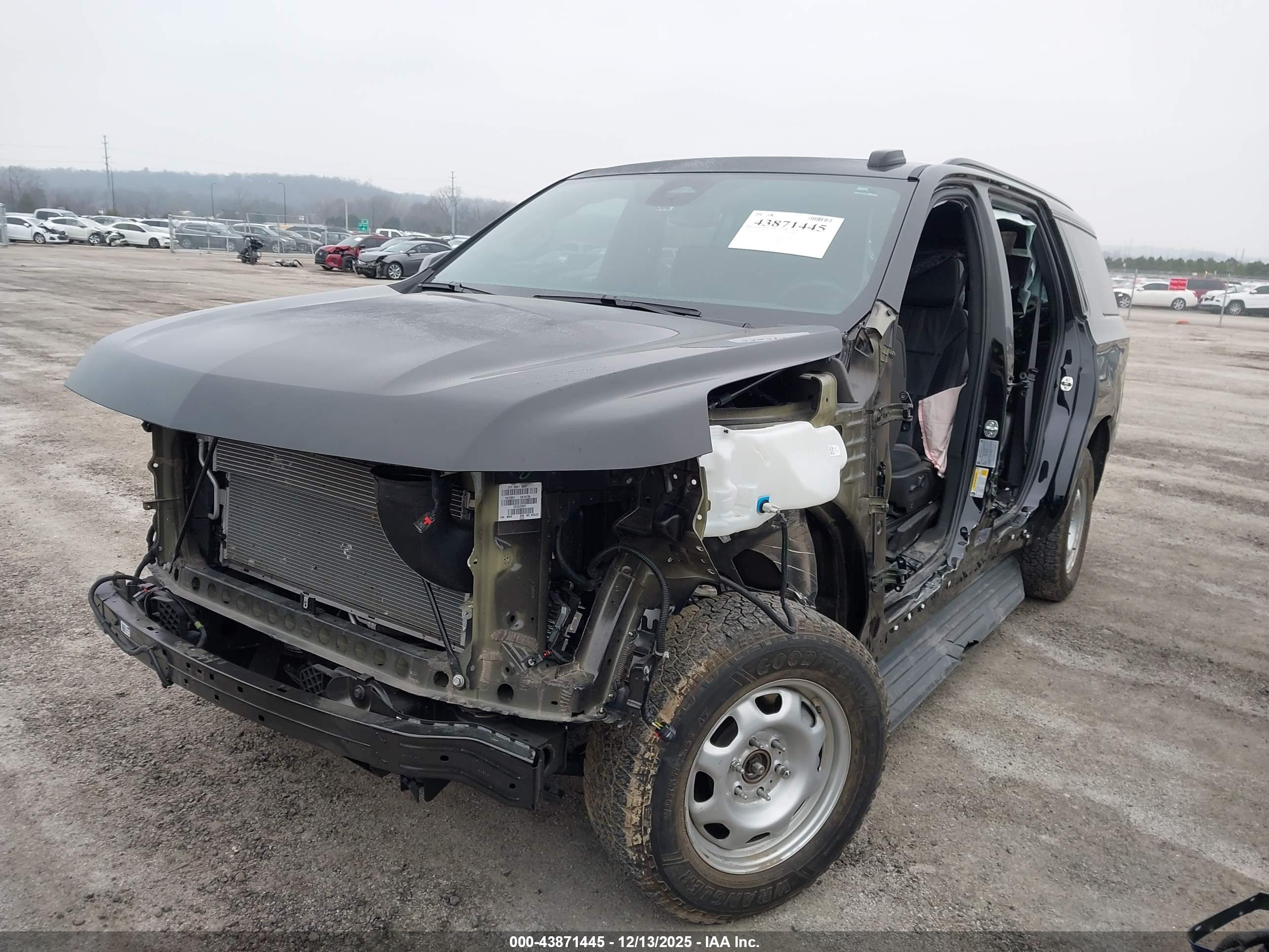 CHEVROLET TAHOE image 2