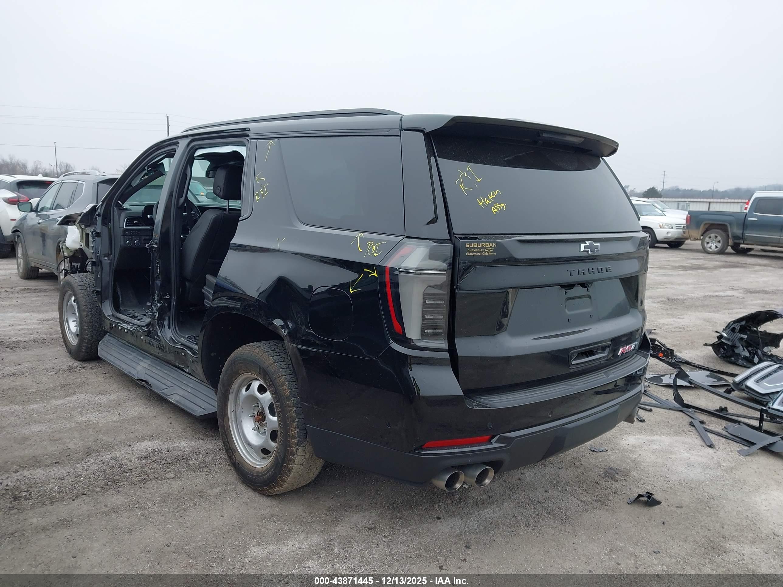 CHEVROLET TAHOE image 3